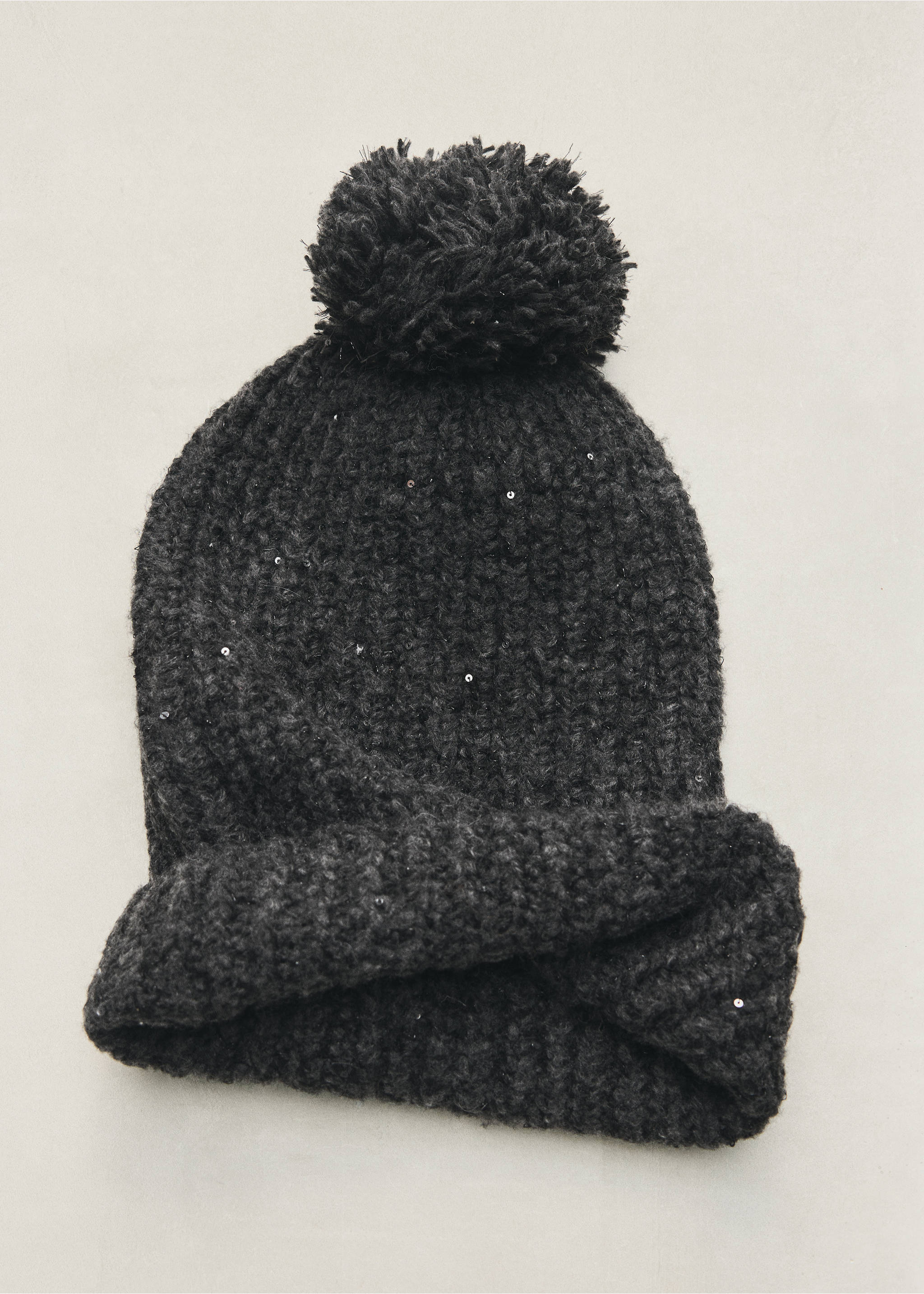 Knitted beanie with sequin detail - Details of the article 5, Charcoal. Ref: 37097894-00.