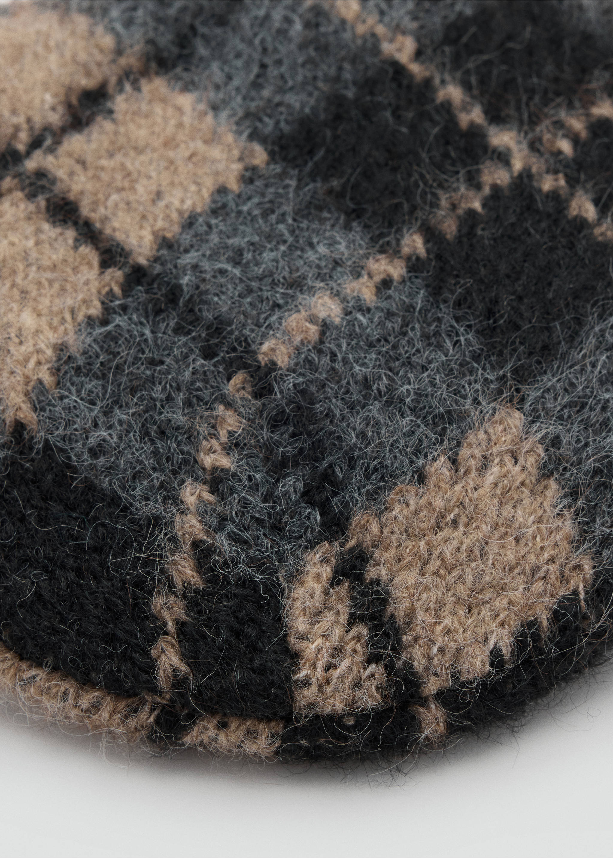 Argyle hat - Details of the article 1, Dark Heather Grey. Ref: 37097906-00.