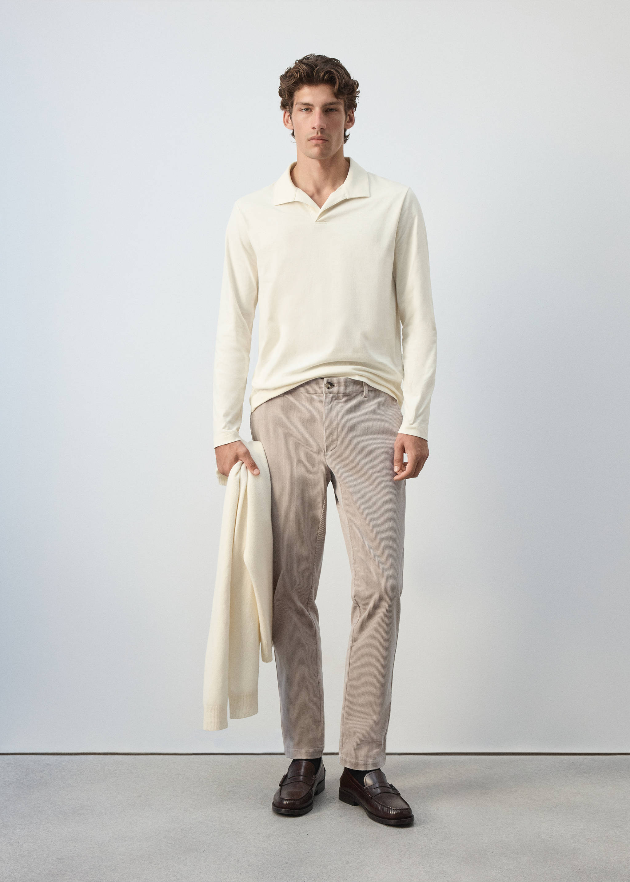 Off-white long-sleeved polo shirt with a classic collar., Off White. Ref: 37097911-00.