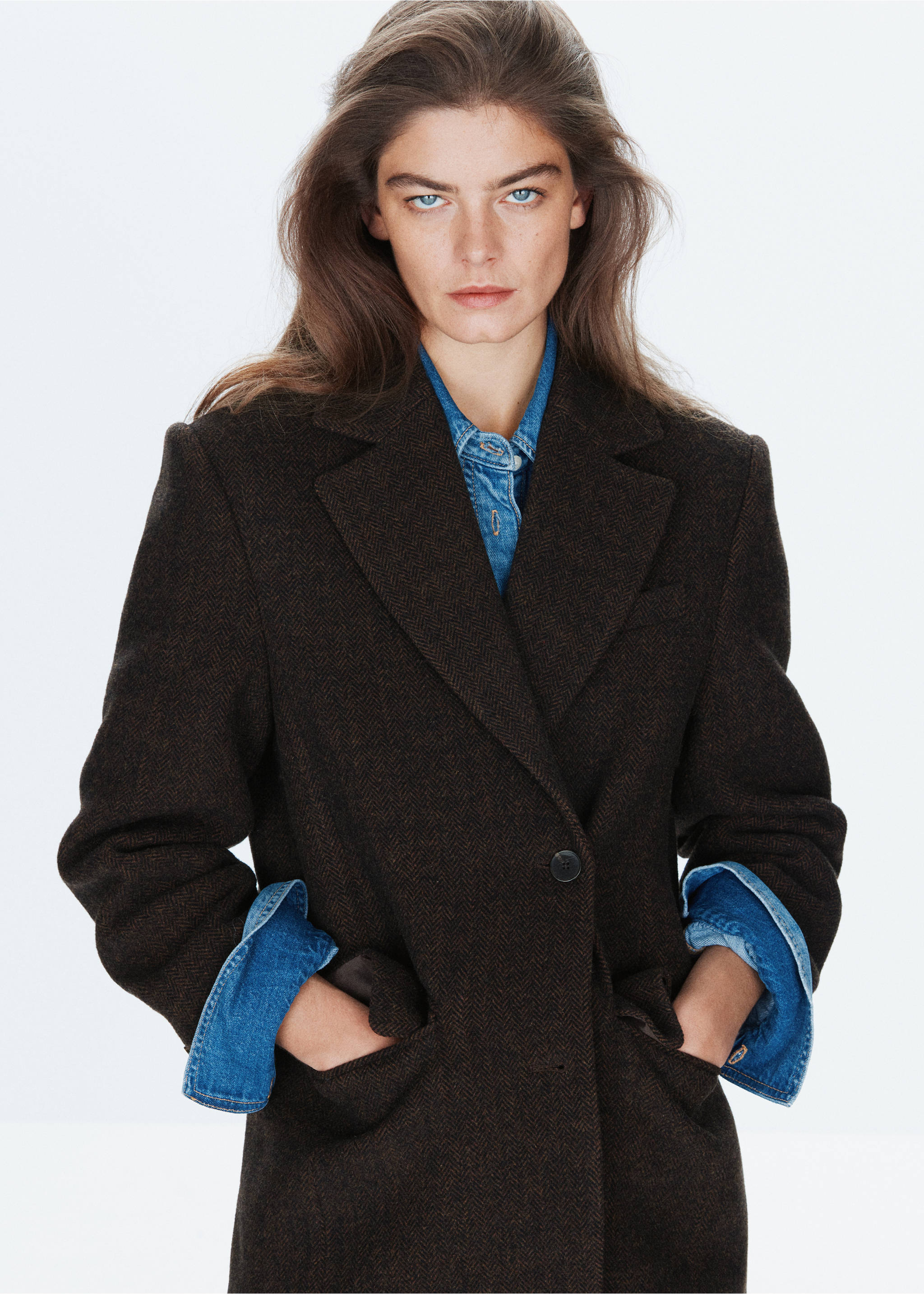 Gerade geschnittener Blazer im Hahnentrittmuster - Detail des Artikels 1, Braun. Ref: 37097912-00.