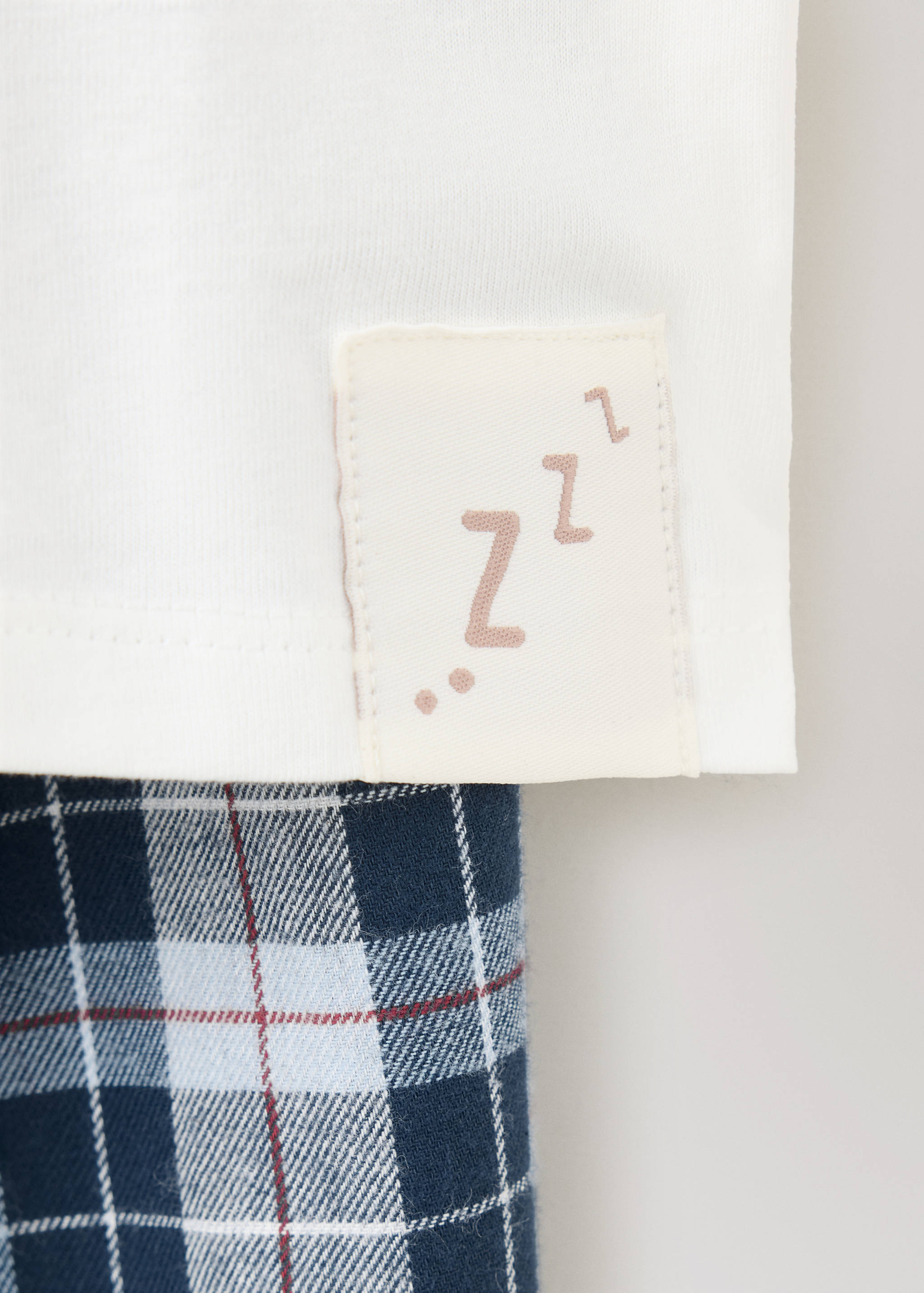 Full checked flannel pyjamas - Details of the article 8