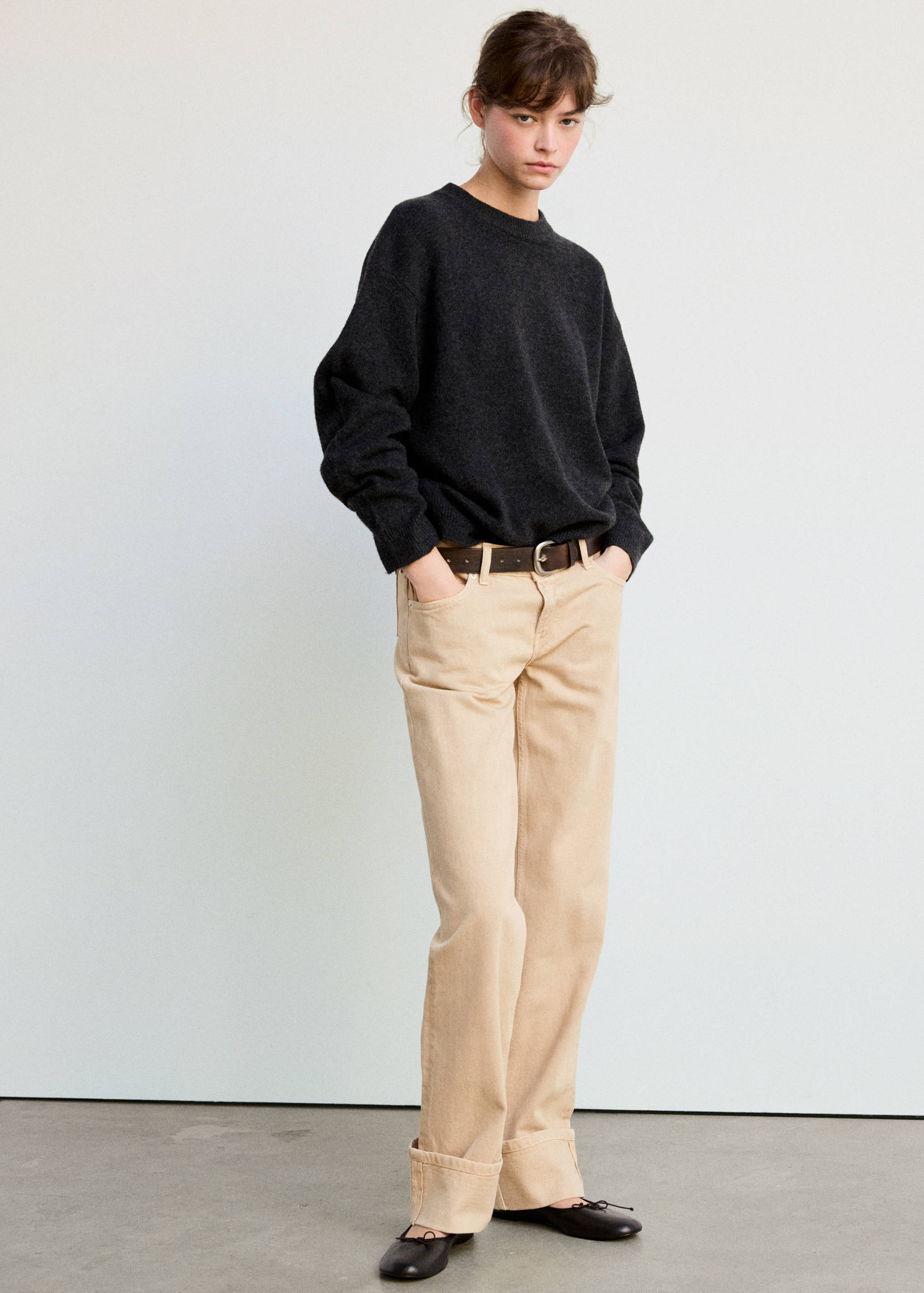 Straight low-waist jeans - General plane