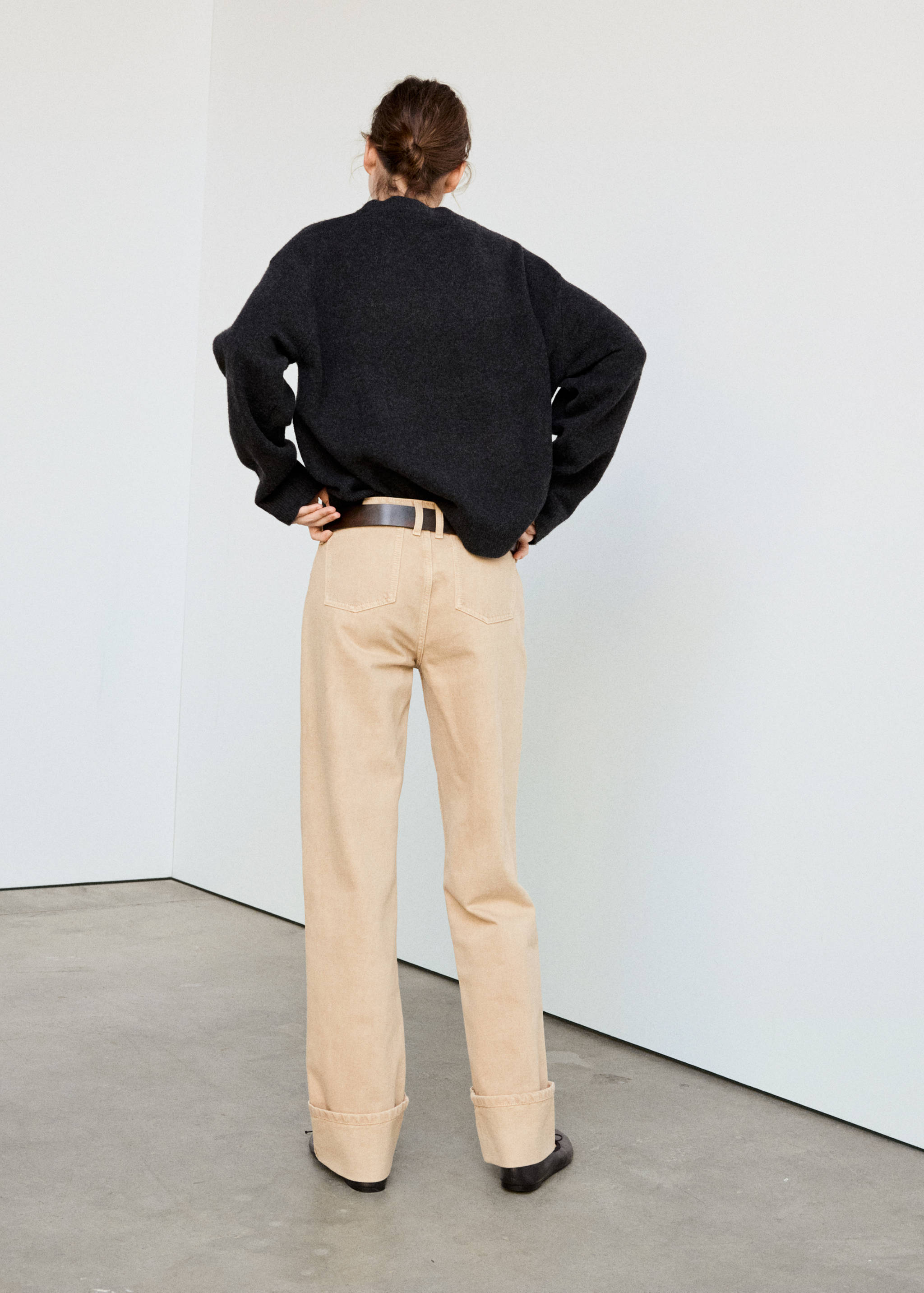 Straight low-waist jeans - Reverse of the article