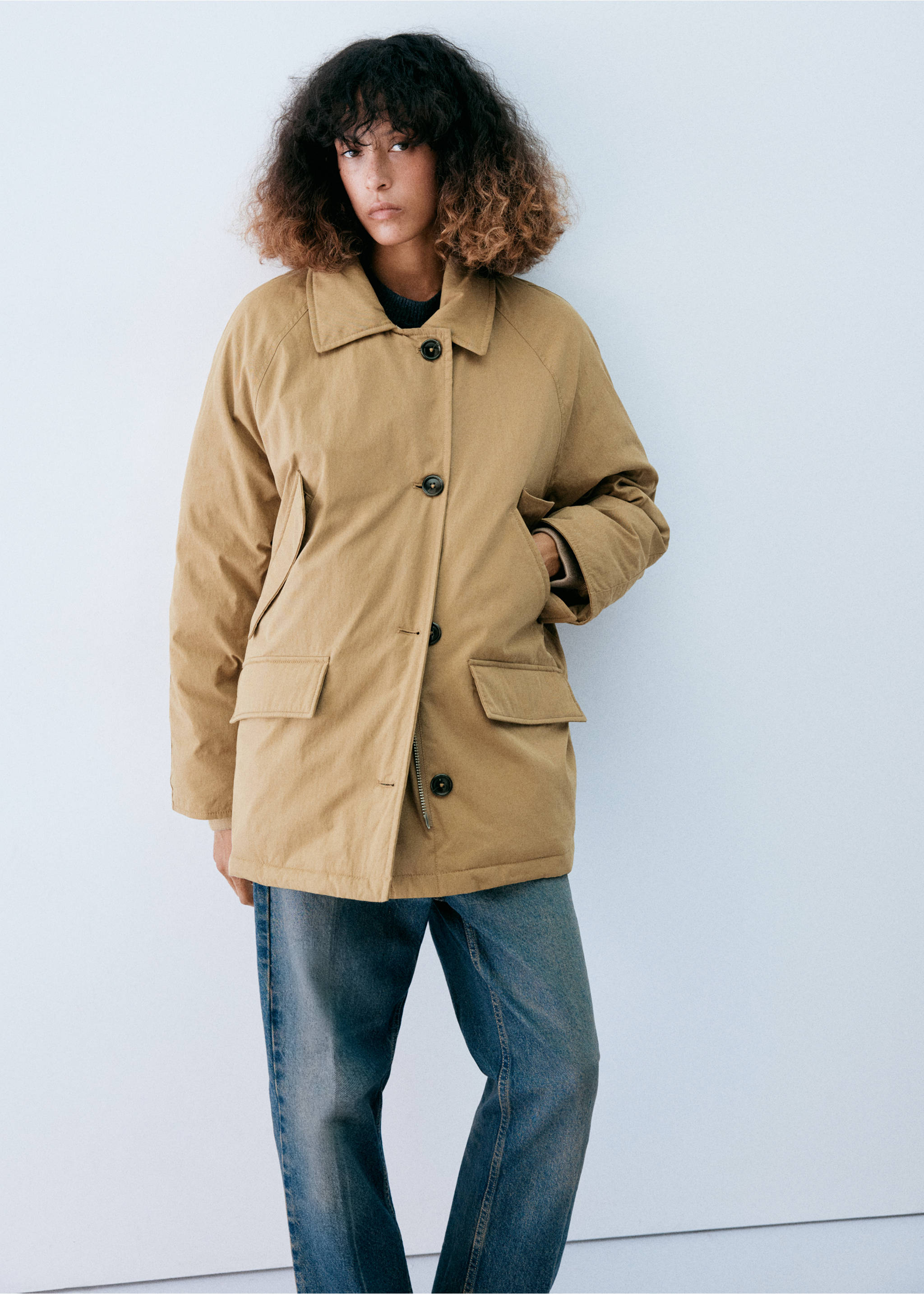 Camel parka with a classic collar, front buttons, and flap pockets, Beige. Ref: 37098264-00.