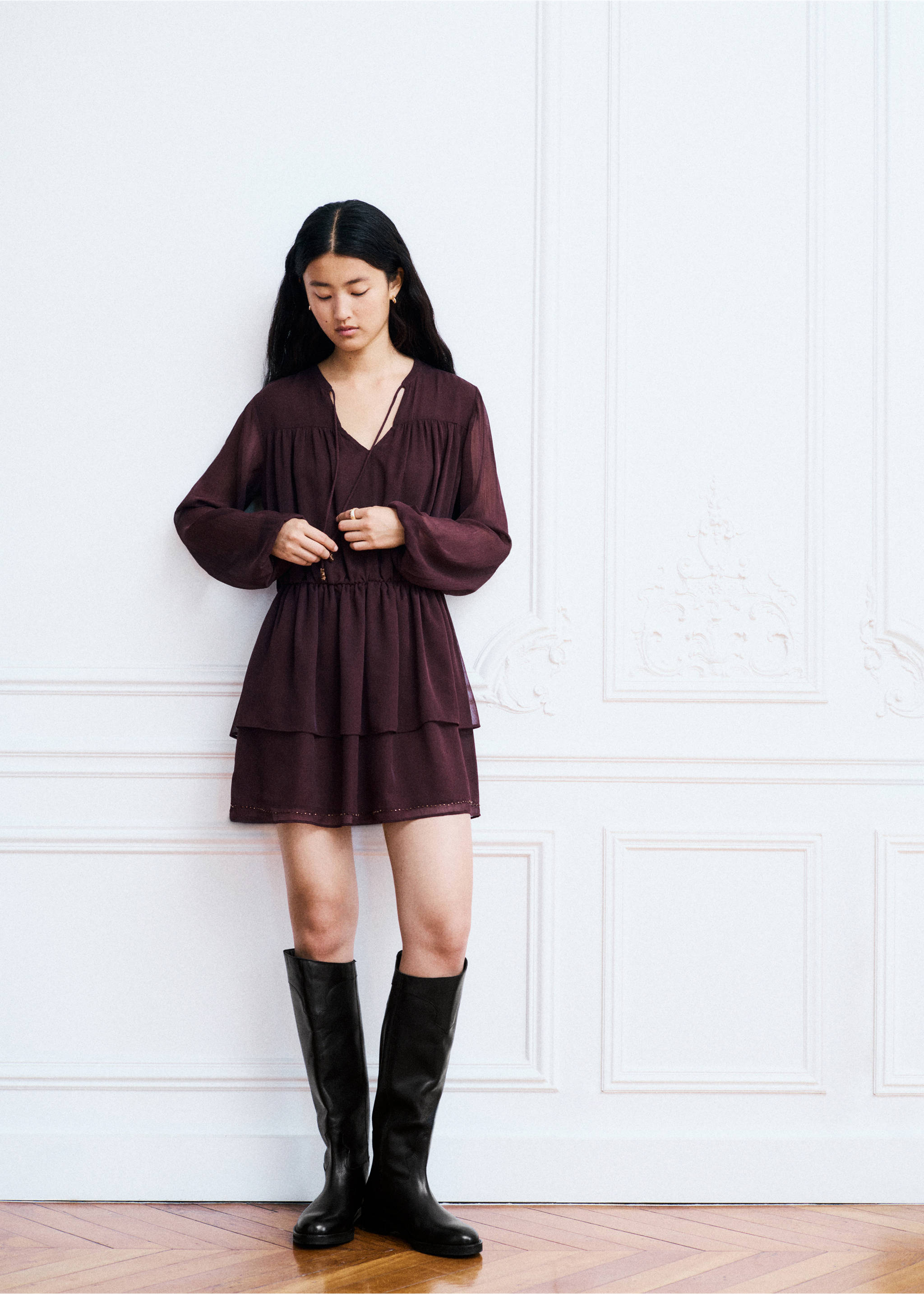 Burgundy V-neck short dress with tiered skirt and long sheer sleeves., Purple. Ref: 37098275-00.