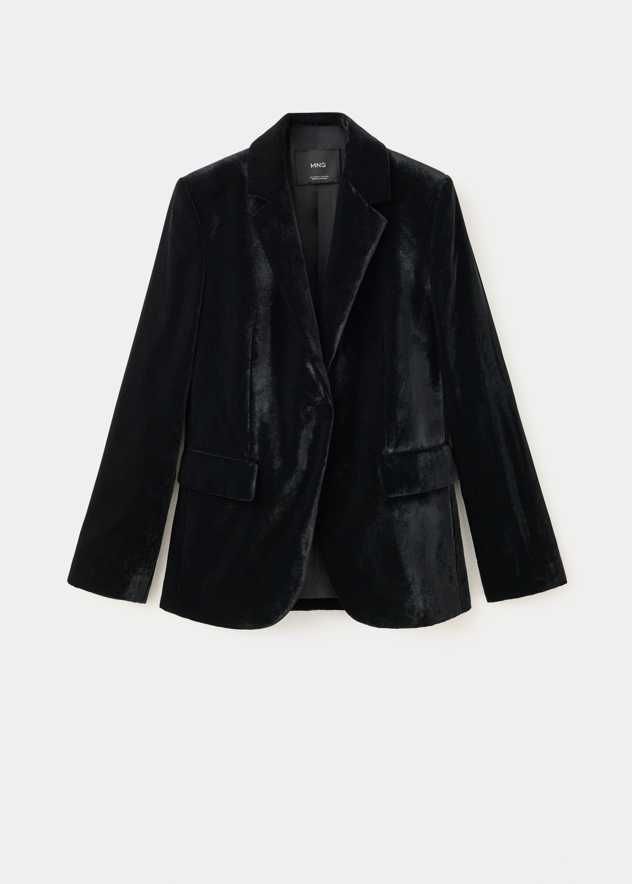 Blazer de terciopelo negro con solapas de muesca y cierre de un botón.