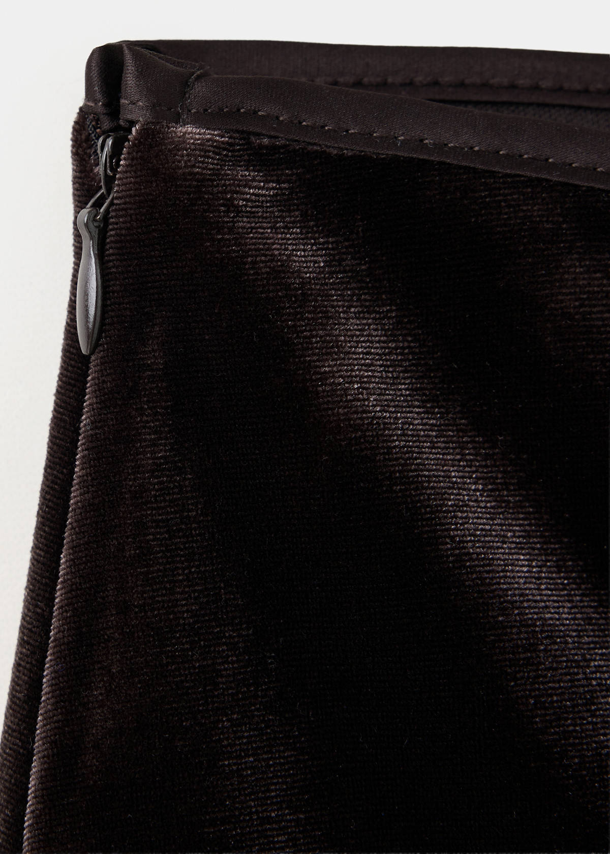 Velvet skirt with slit — Chocolate