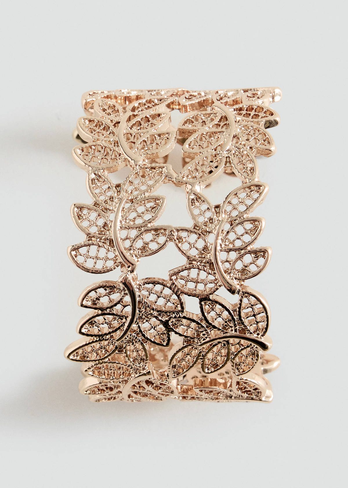 Textured flower ring — Gold