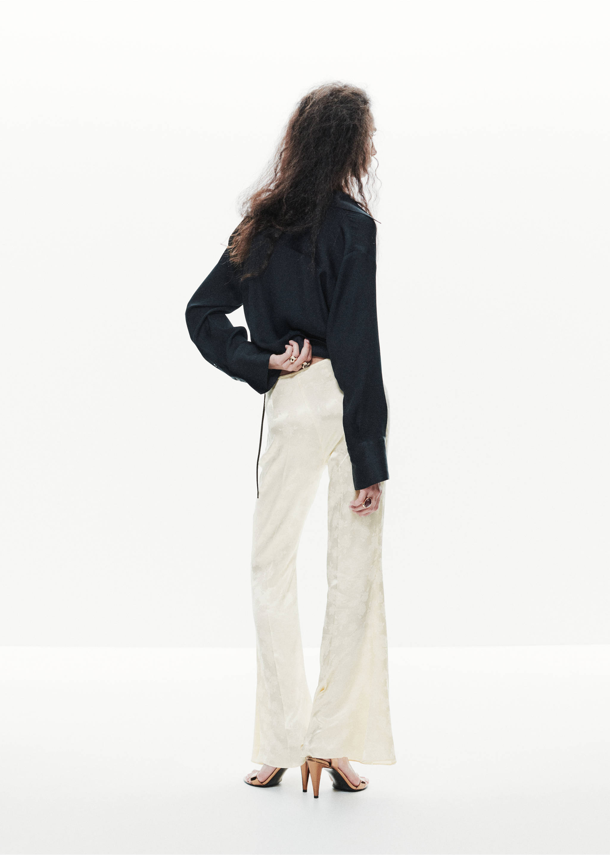 Jacquard flared trousers - Reverse of the article, Ecru. Ref: 37099137-00.