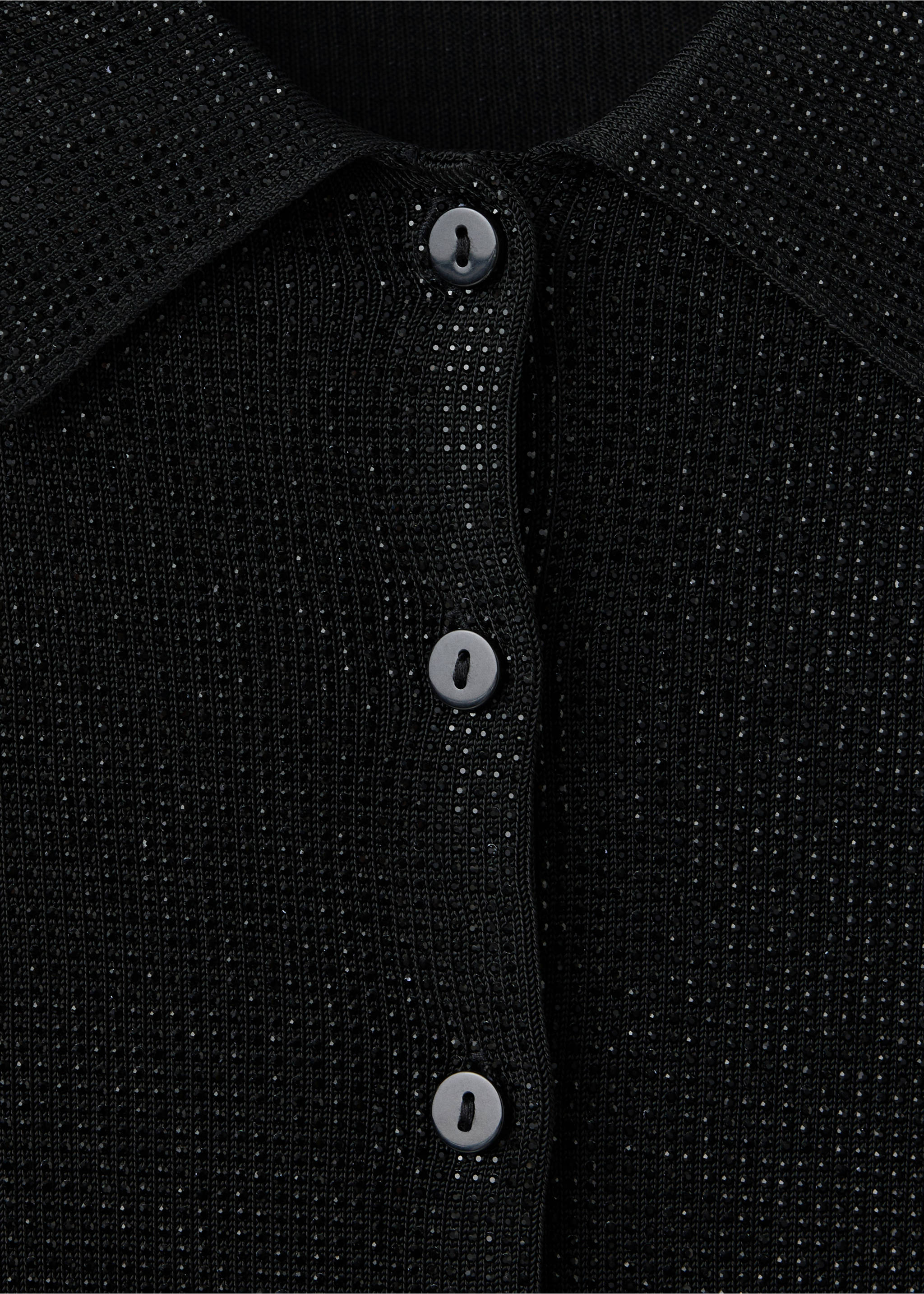 Detalle de cárdigans de punto negro con cuello de picos y botonadura., Negro. Ref: 37099142-00.