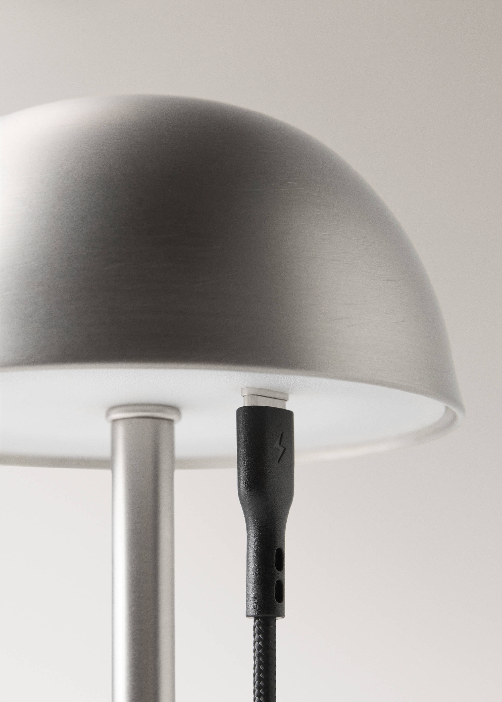 Lampe de table tactile en métal - Détail de l'article 3