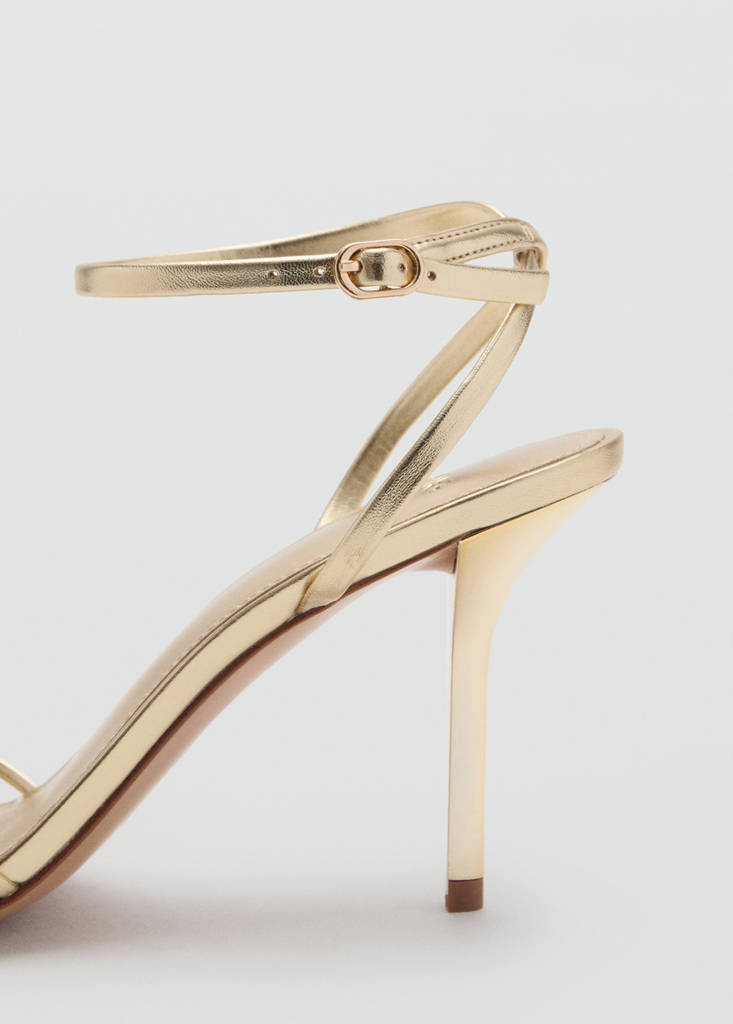 Heeled sandal with crossed straps — Gold