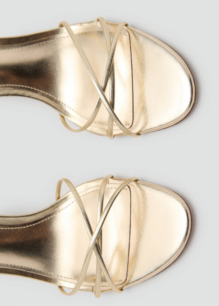 Heeled sandal with crossed straps — Gold