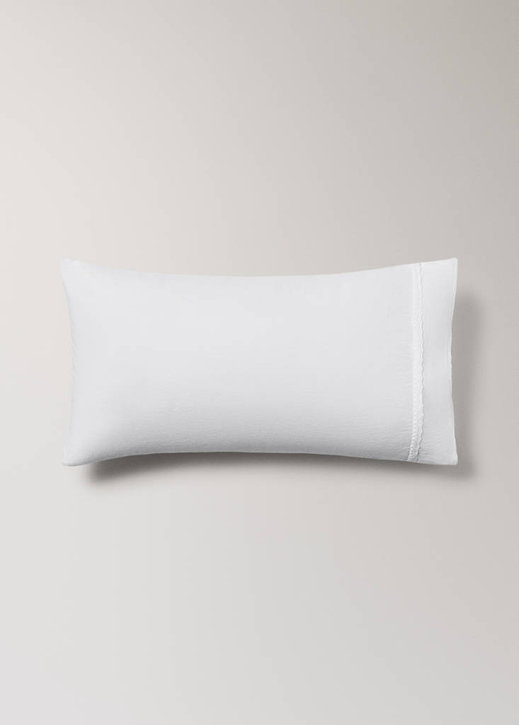 Washed cotton children’s pillowcase with lace ruffle 30x50 cm — White