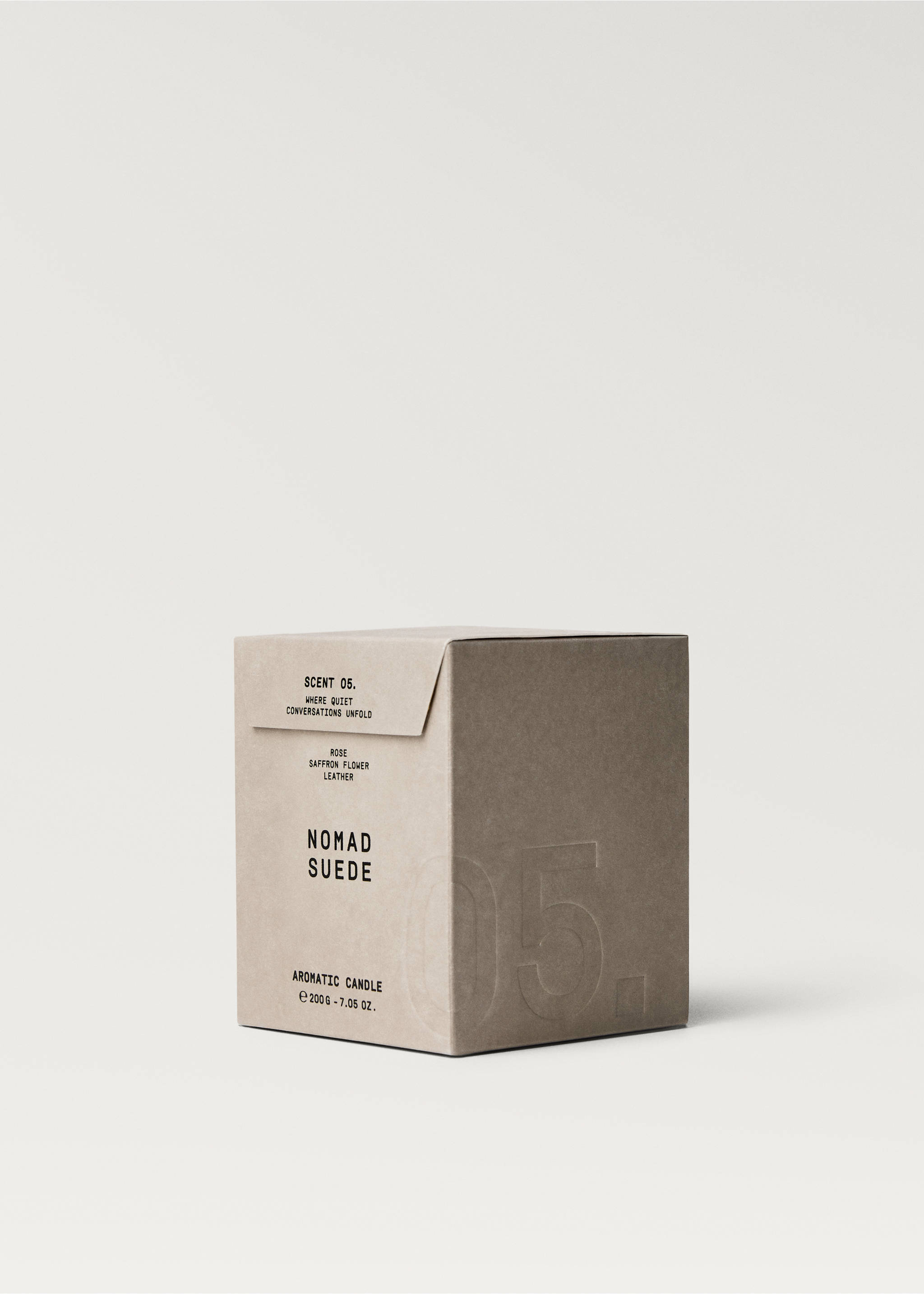 NOMAD SUEDE scented candle 200 g - Details of the article 2, Brown. Ref: 37113355-00.