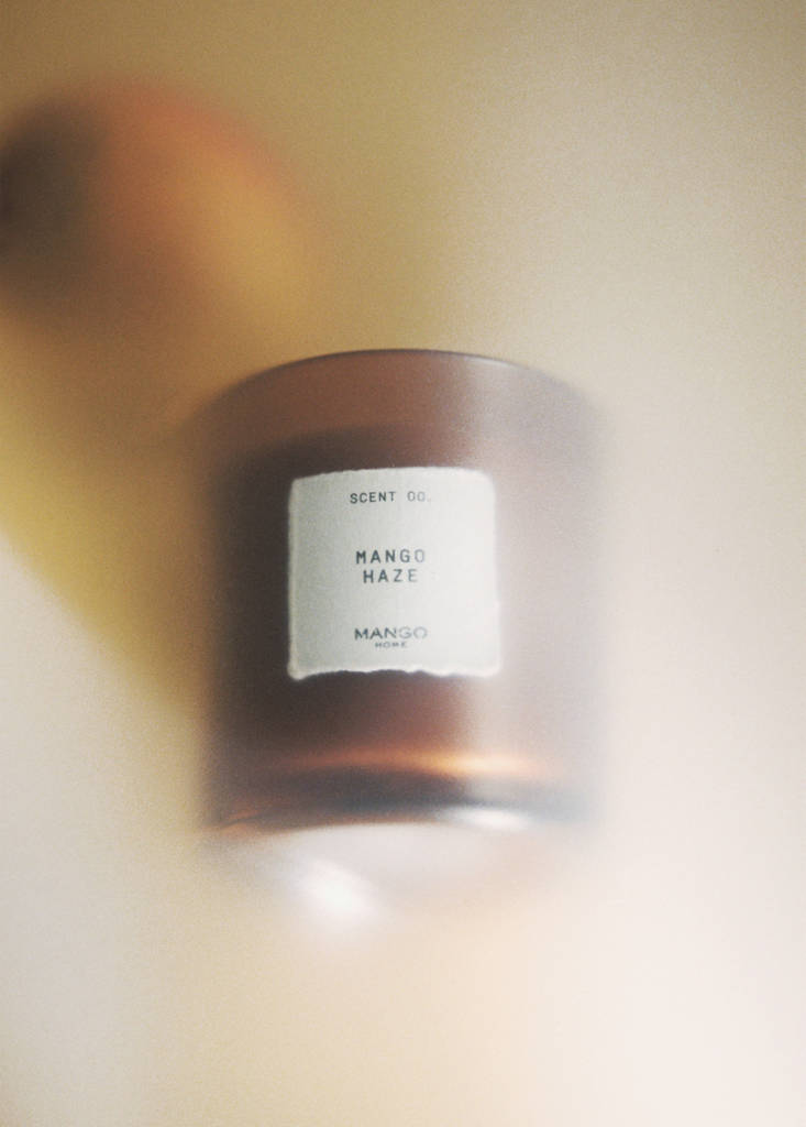 MANGO HAZE scented candle 200 g — Brown