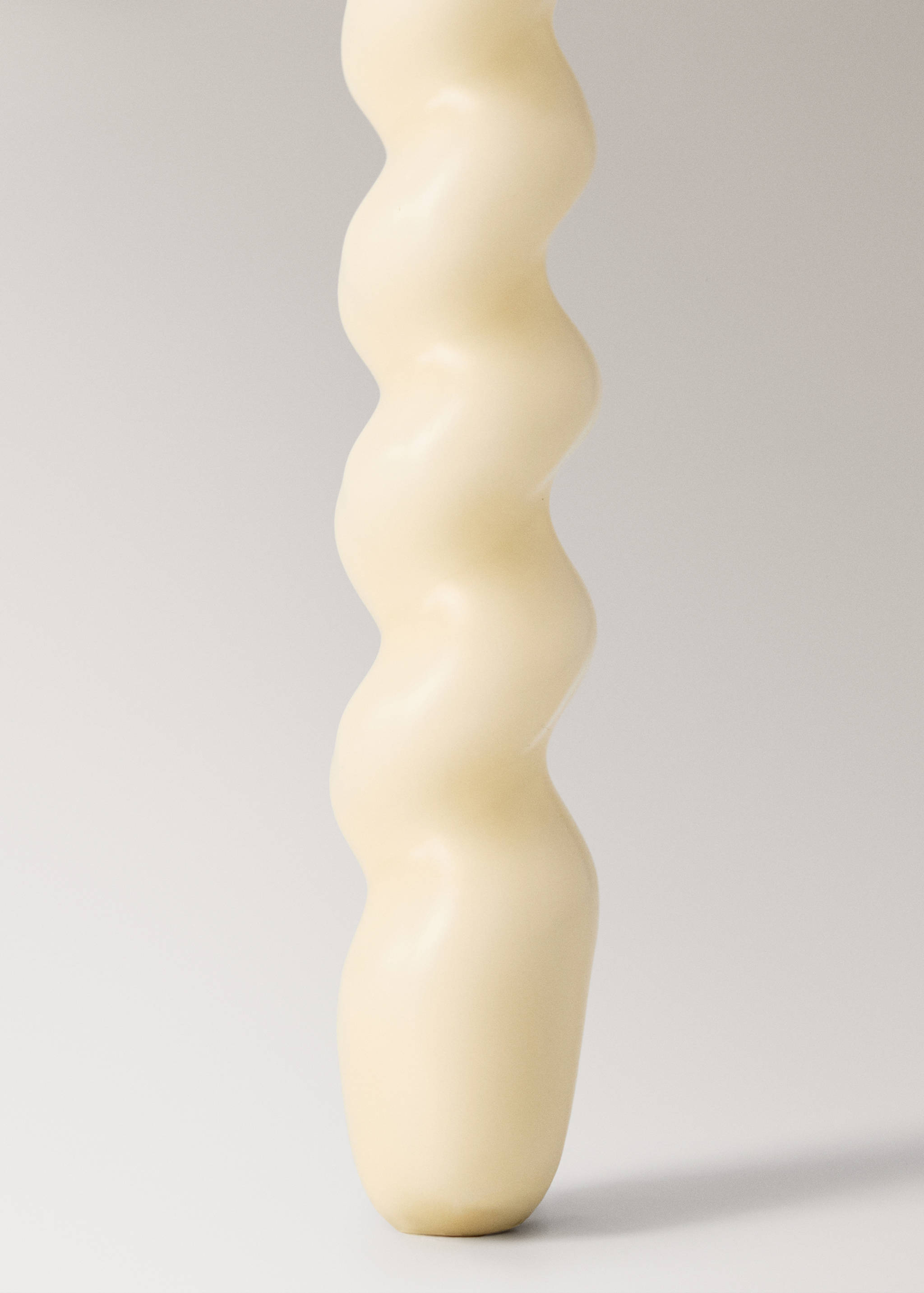 Medium decorative candles with spiral design - Details of the article 2