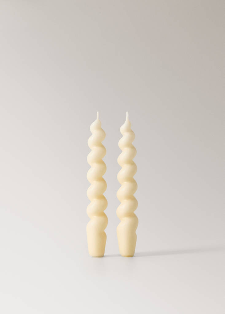 Medium decorative candles with spiral design — Off White