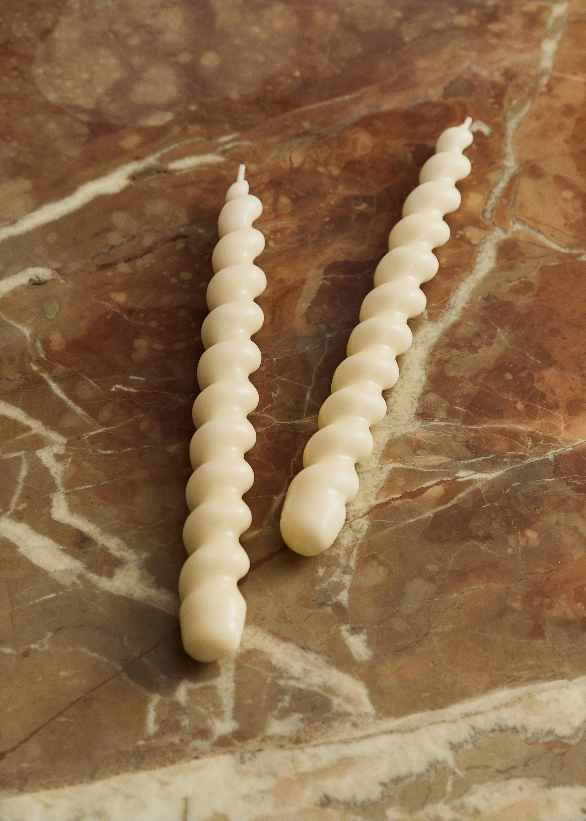 Tall decorative candles with spiral design - General plane, Off White. Ref: 37114478-00.