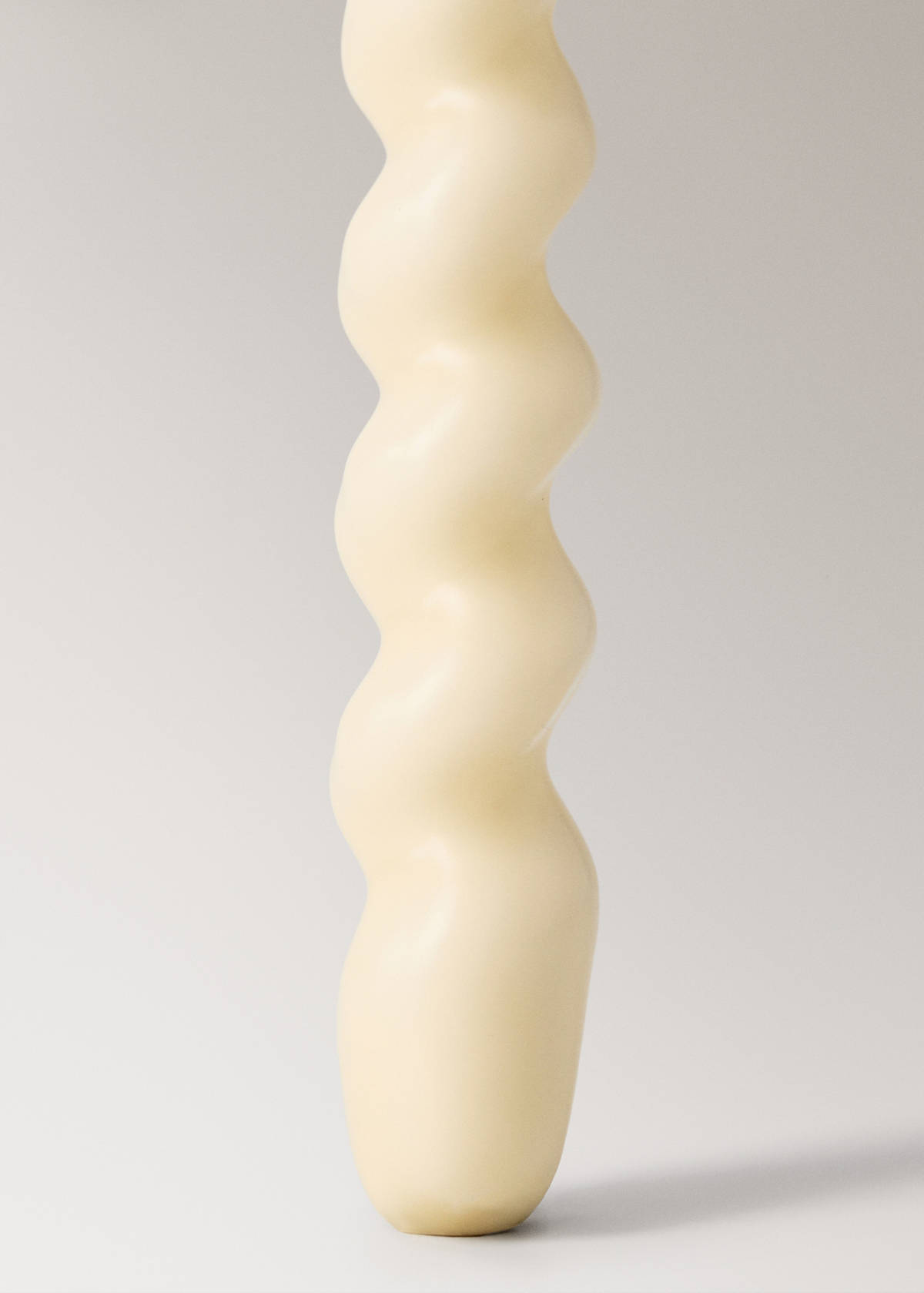 Tall decorative candles with spiral design — Off White