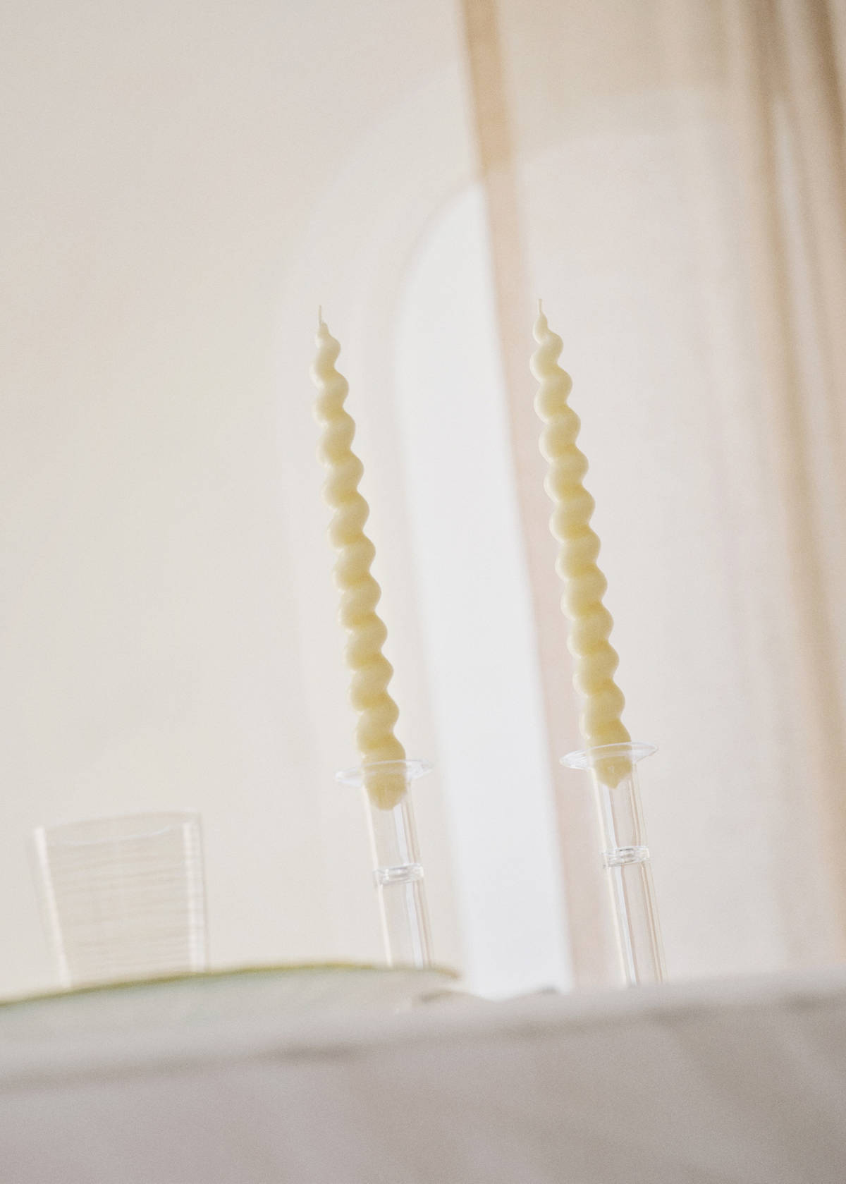 Tall decorative candles with spiral design — Off White
