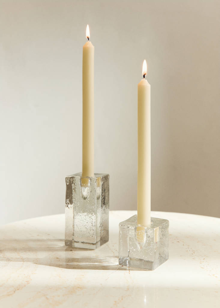 Long decorative candles — Ecru