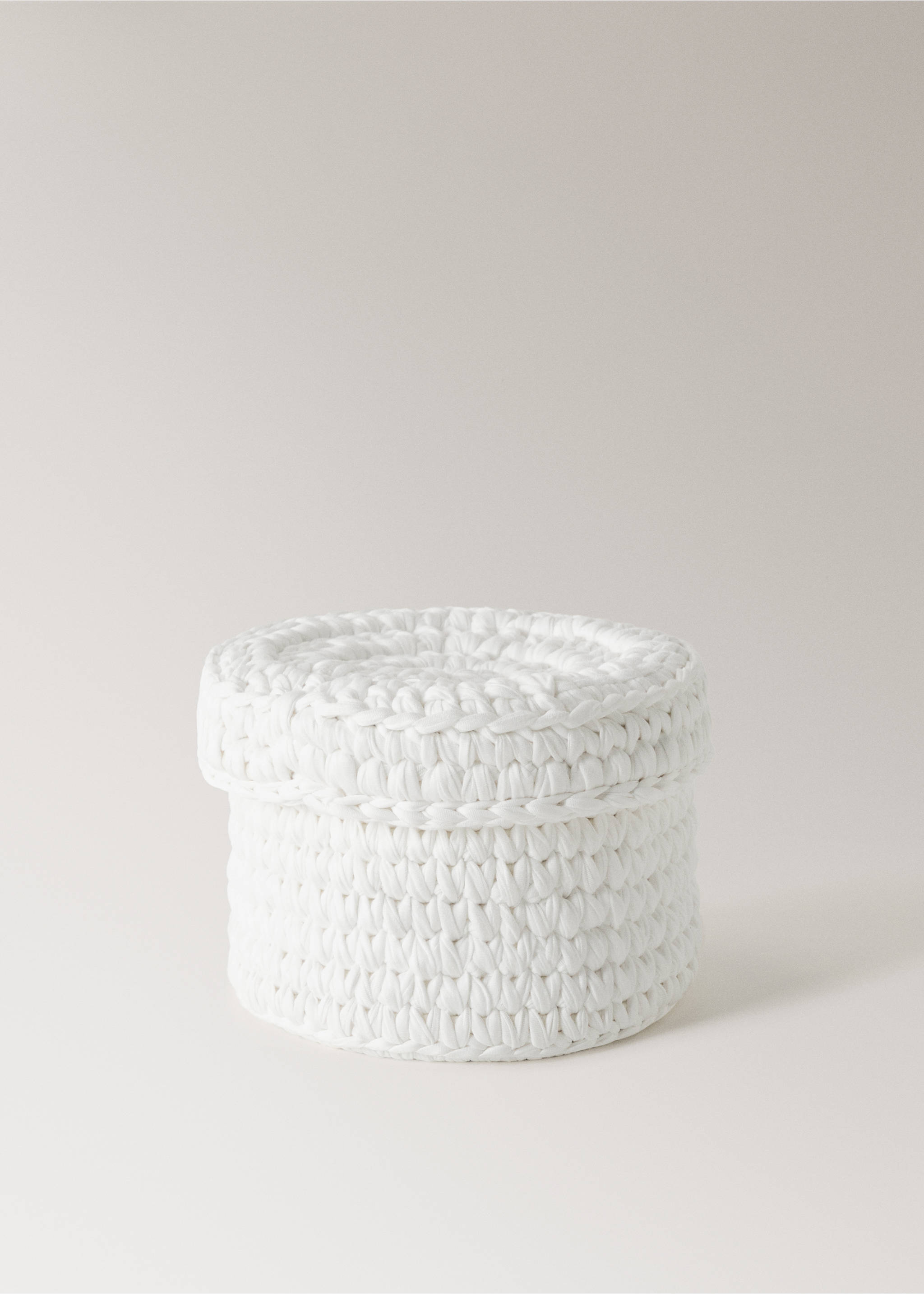 Medium round basket with lid - Article without model, White. Ref: 37114805-00.