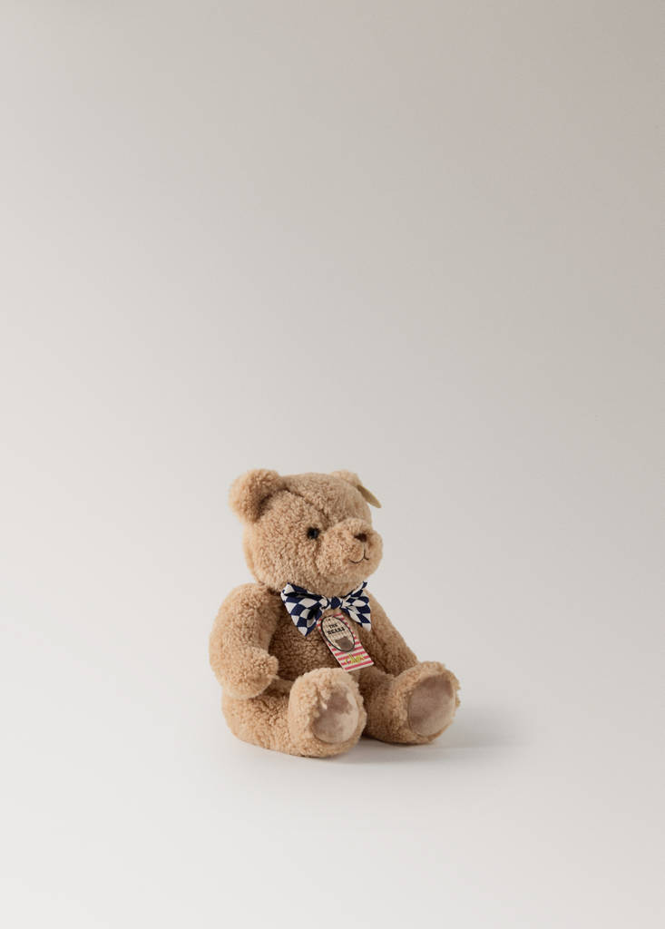 Norman teddy bear with bow tie — Ecru