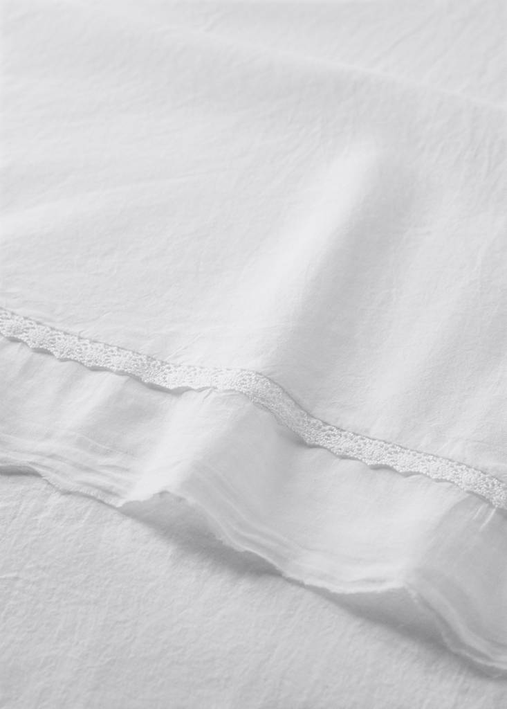 Washed cotton children’s top sheet with lace ruffle for 90 cm bed — White