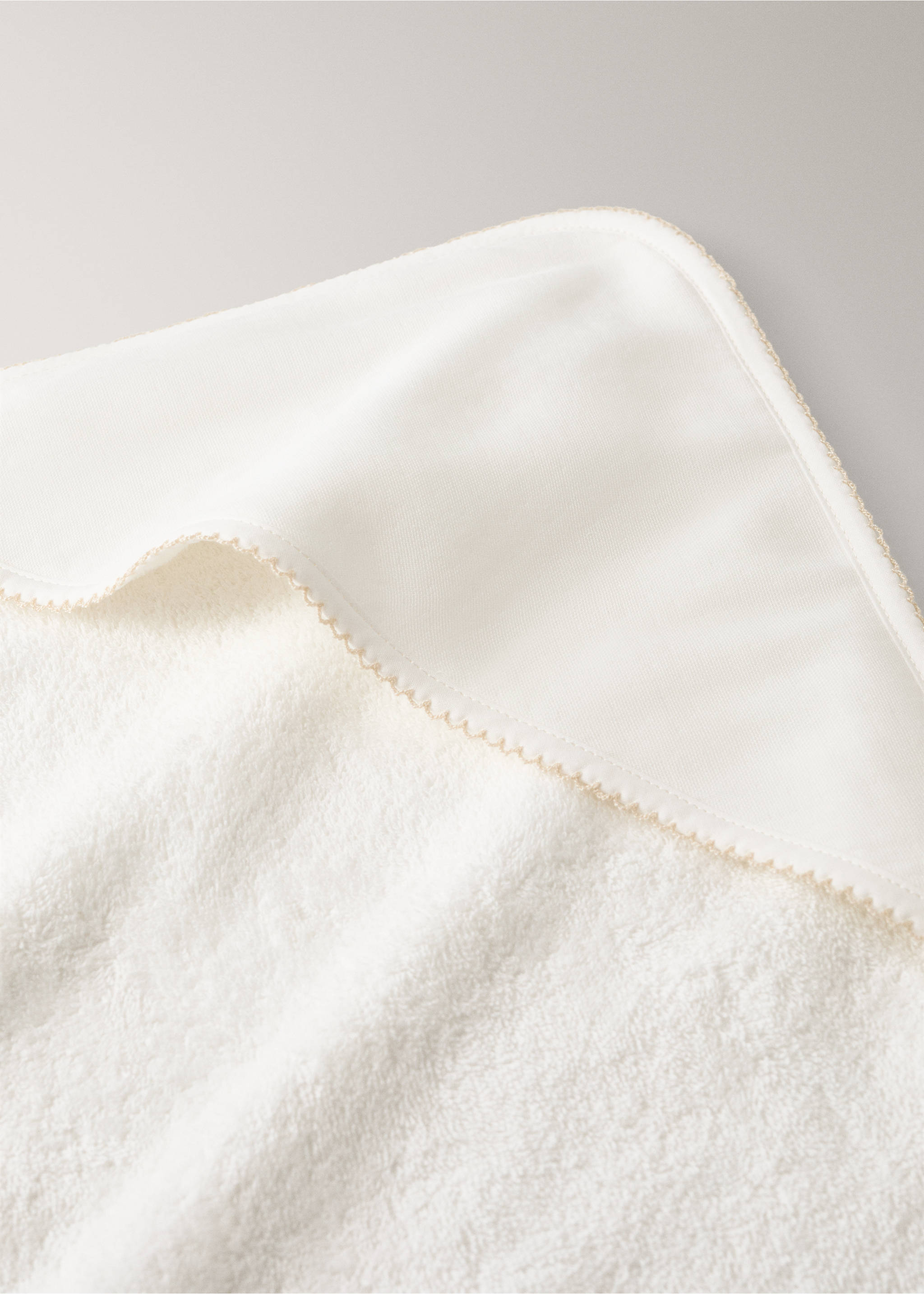 Children's bath poncho - Details of the article 1, Medium Brown. Ref: 37121639-00.