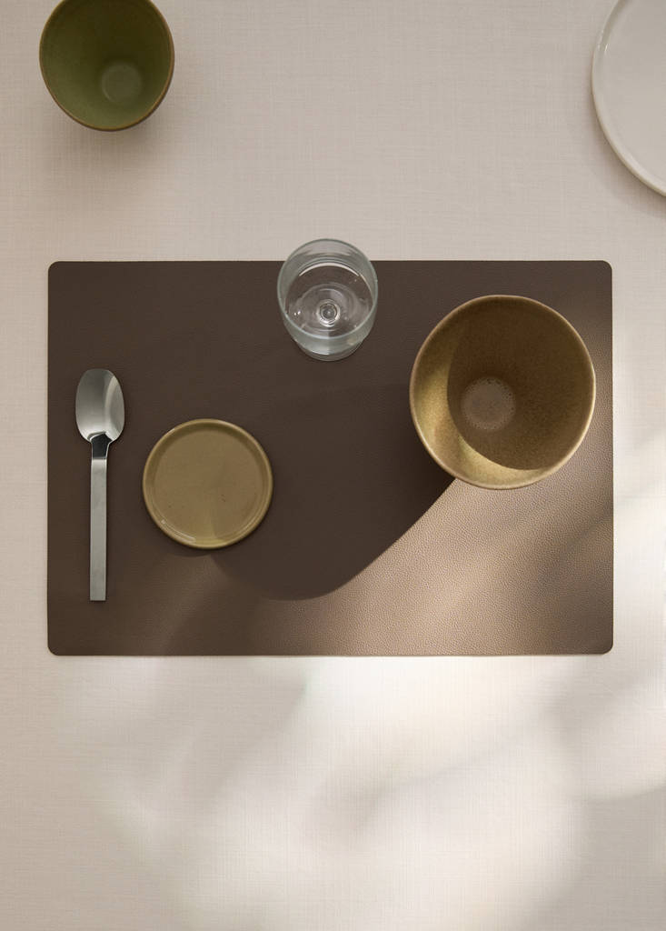 Rectangular faux leather table mat — Light/Pastel Brown