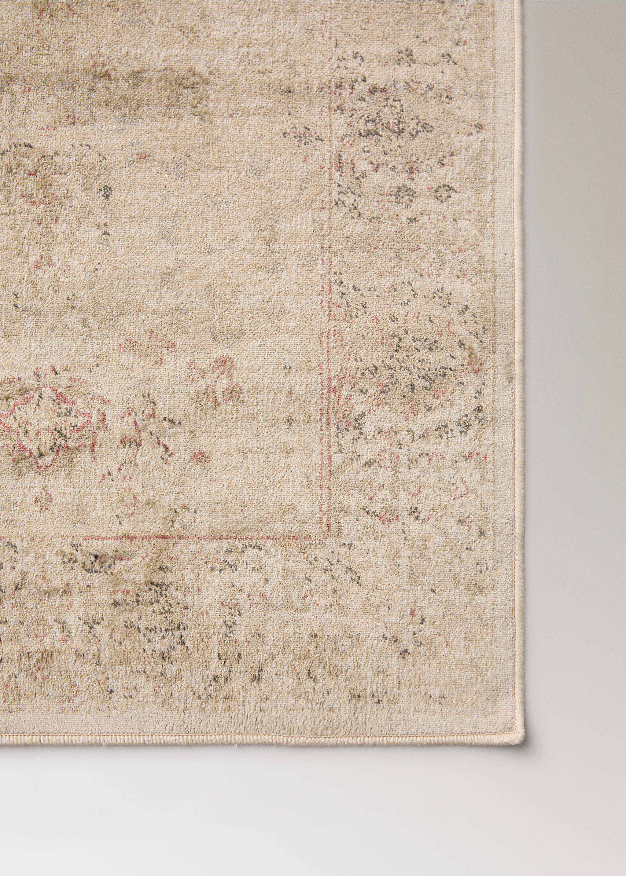 Small vintage-effect rug - Details of the article 1, Ecru. Ref: 37127818-00.
