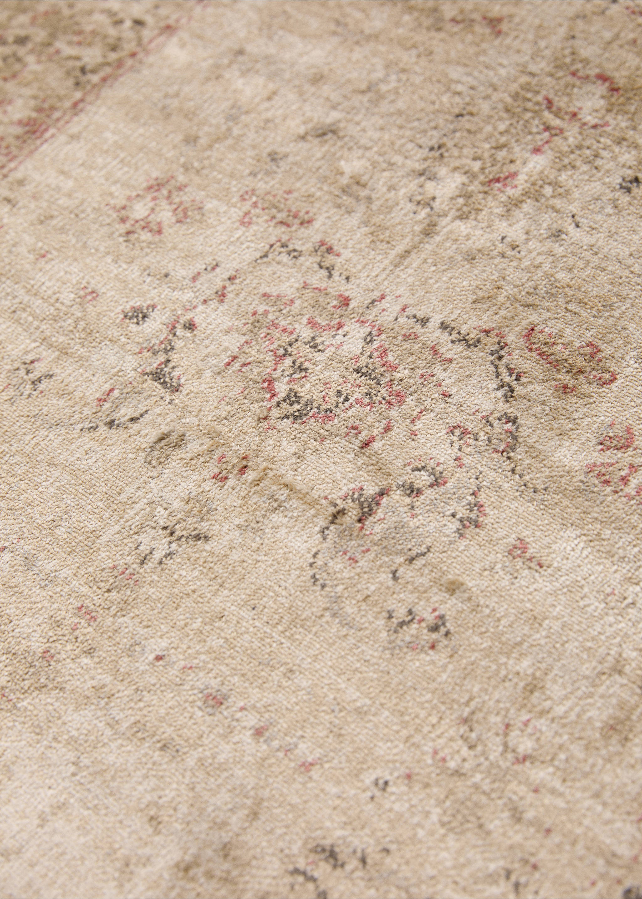 Small vintage-effect rug - Details of the article 2, Ecru. Ref: 37127818-00.