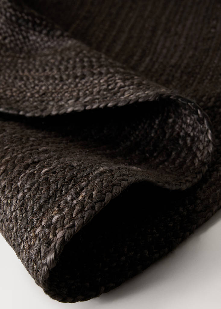 Medium oval 100% jute rug — Brown