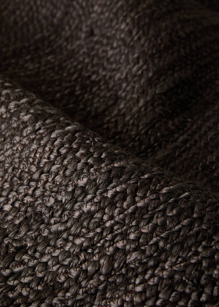 Medium oval 100% jute rug — Brown