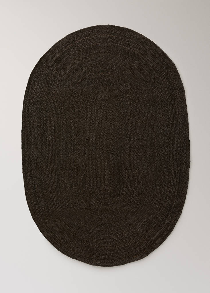 Medium oval 100% jute rug — Brown
