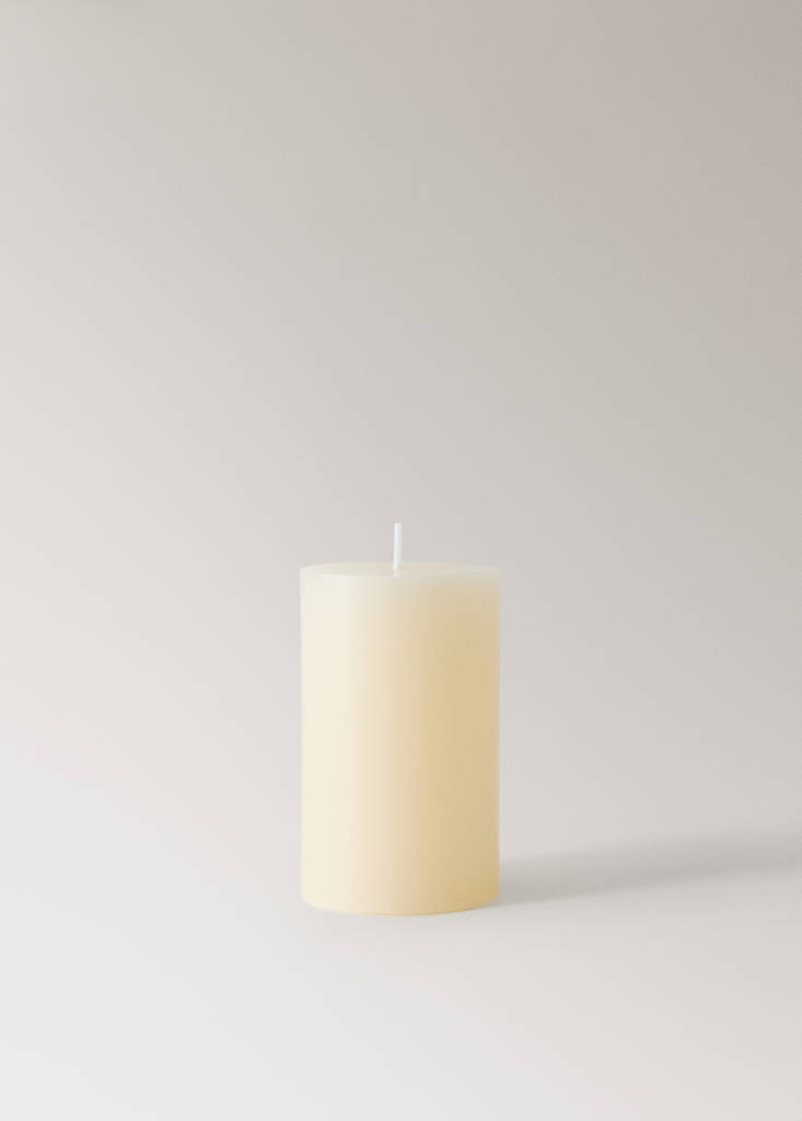 Small cylindrical decorative candle — Off White
