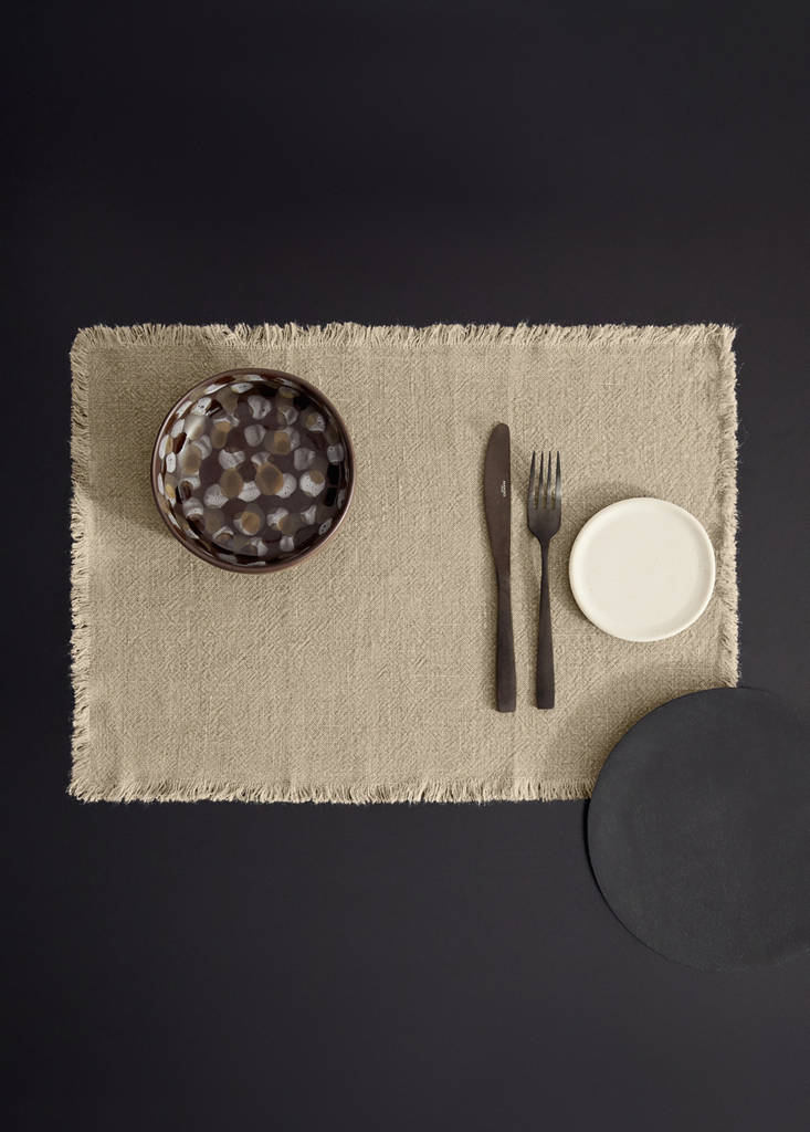 Linen placemat with tassels — Light/Pastel Brown