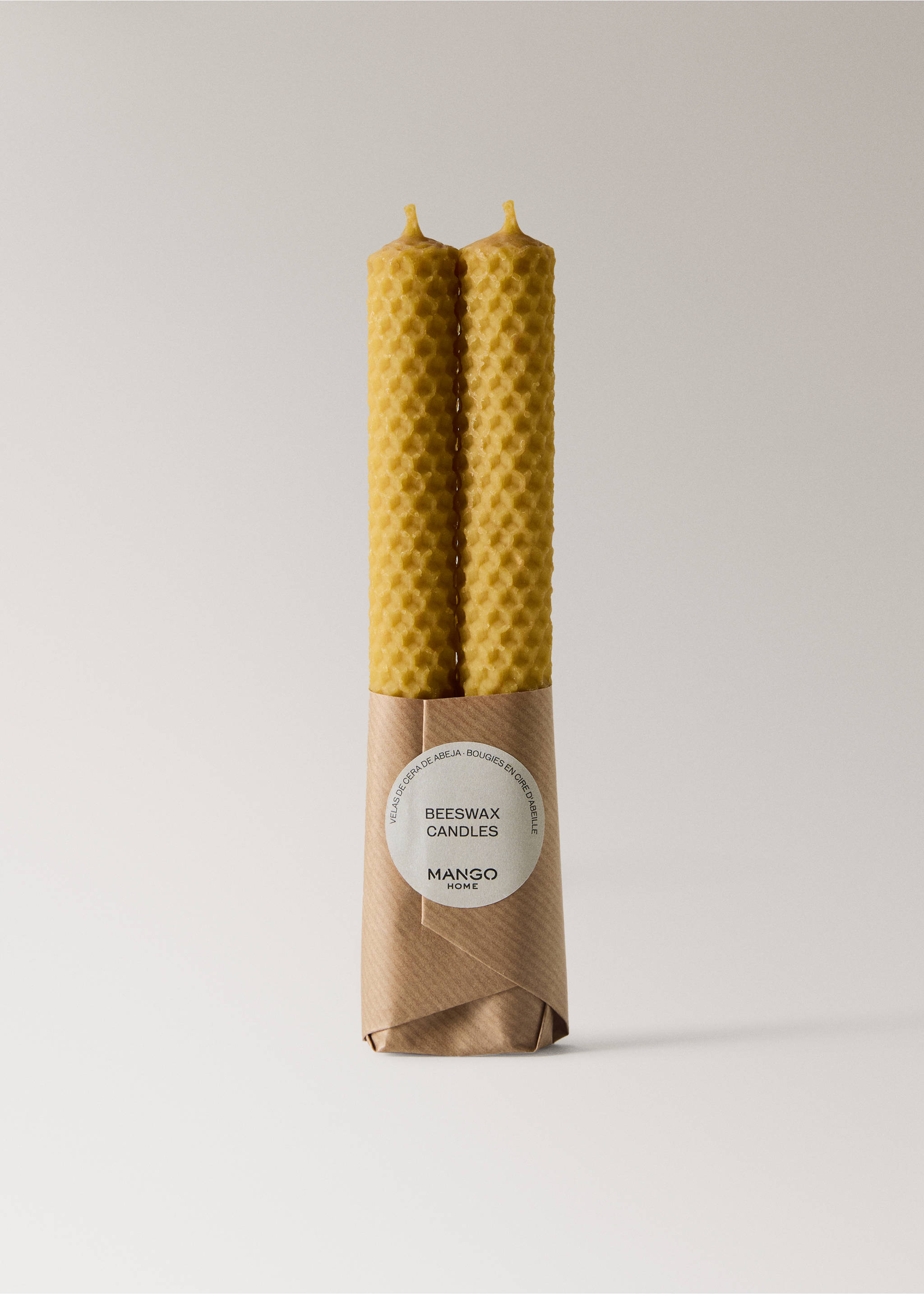 Long decorative beeswax candles - Details of the article 3, Ochre. Ref: 37134480-00.