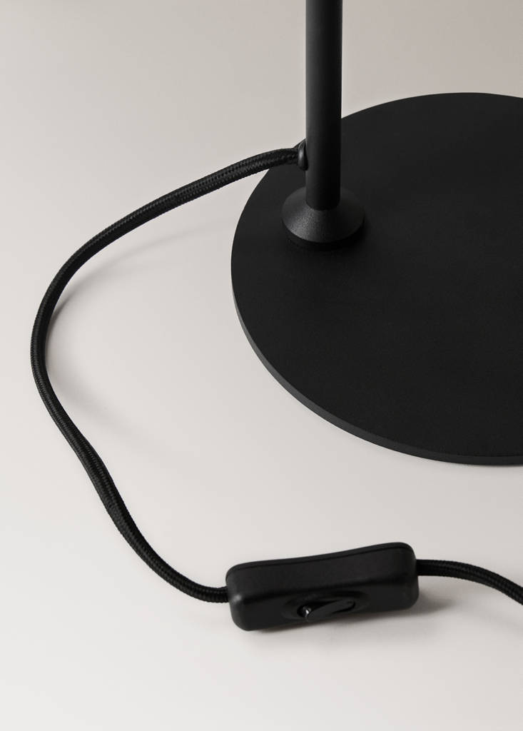 Metal table lamp with spotlight — Black
