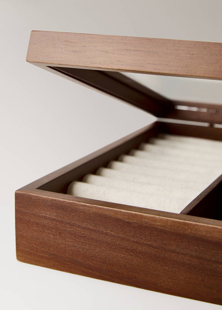 Large wooden jewellery box — Brown