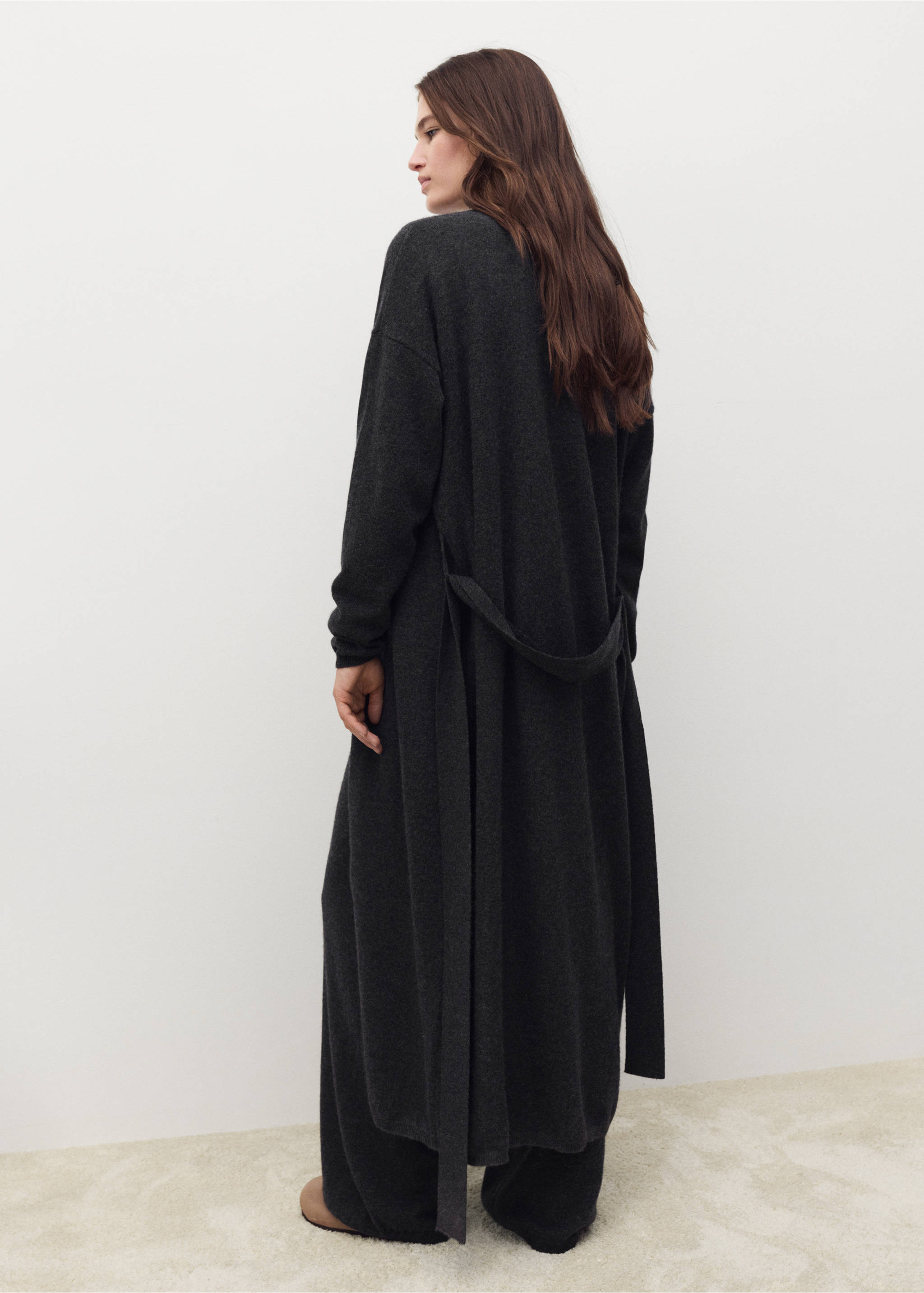 Cardigan 100 % cachemire coupe longue - Verso de l’article, Gris anthracite. Ref: 37143328-00.