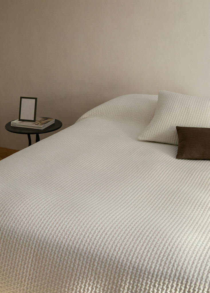 Satin-Steppdecke für 130/150 cm Bett — Ecru