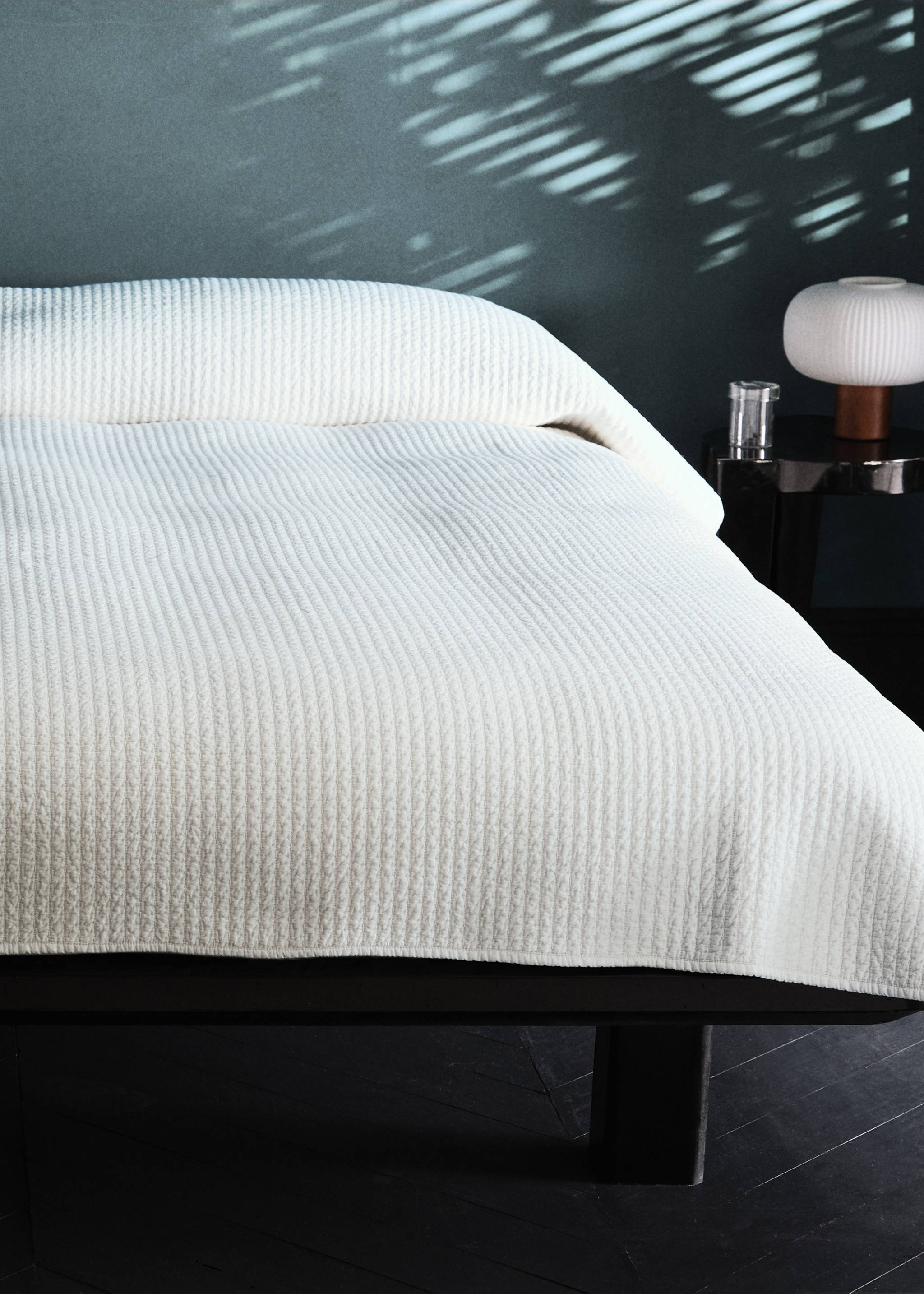 Satin bedspread for 130/150 cm bed - Details of the article 6, Ecru. Ref: 37143809-00.