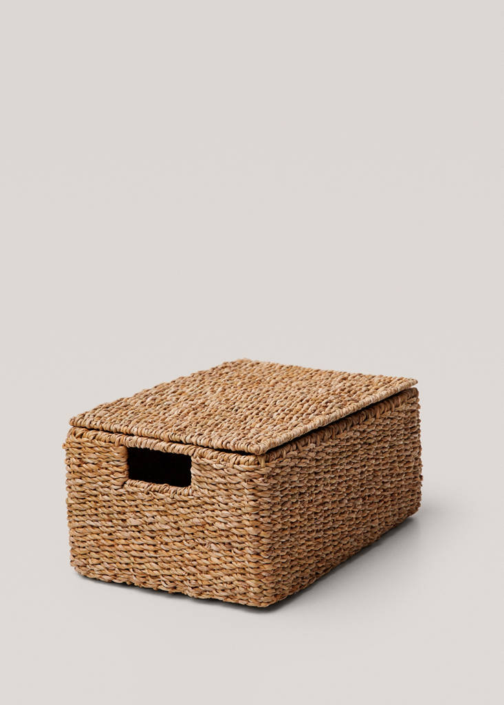 Medium woven basket with lid and handles — Brown