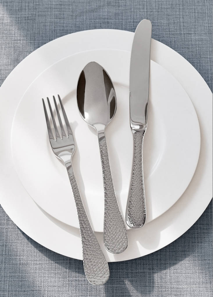 Three-piece hammered stainless steel cutlery set — Grey