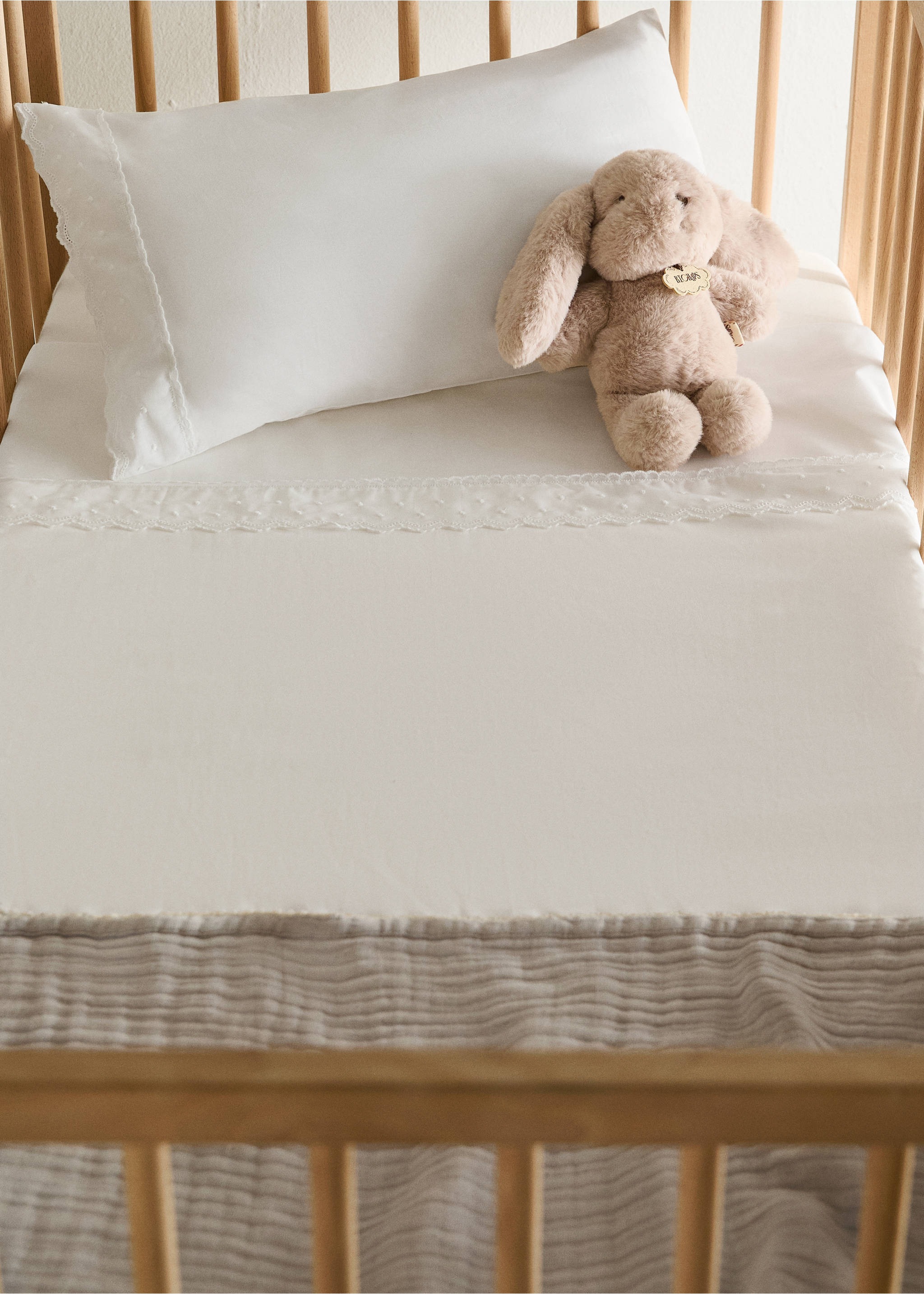Embroidered top sheet and pillow set with ruffle for cot - General plane, White. Ref: 37152564-00.