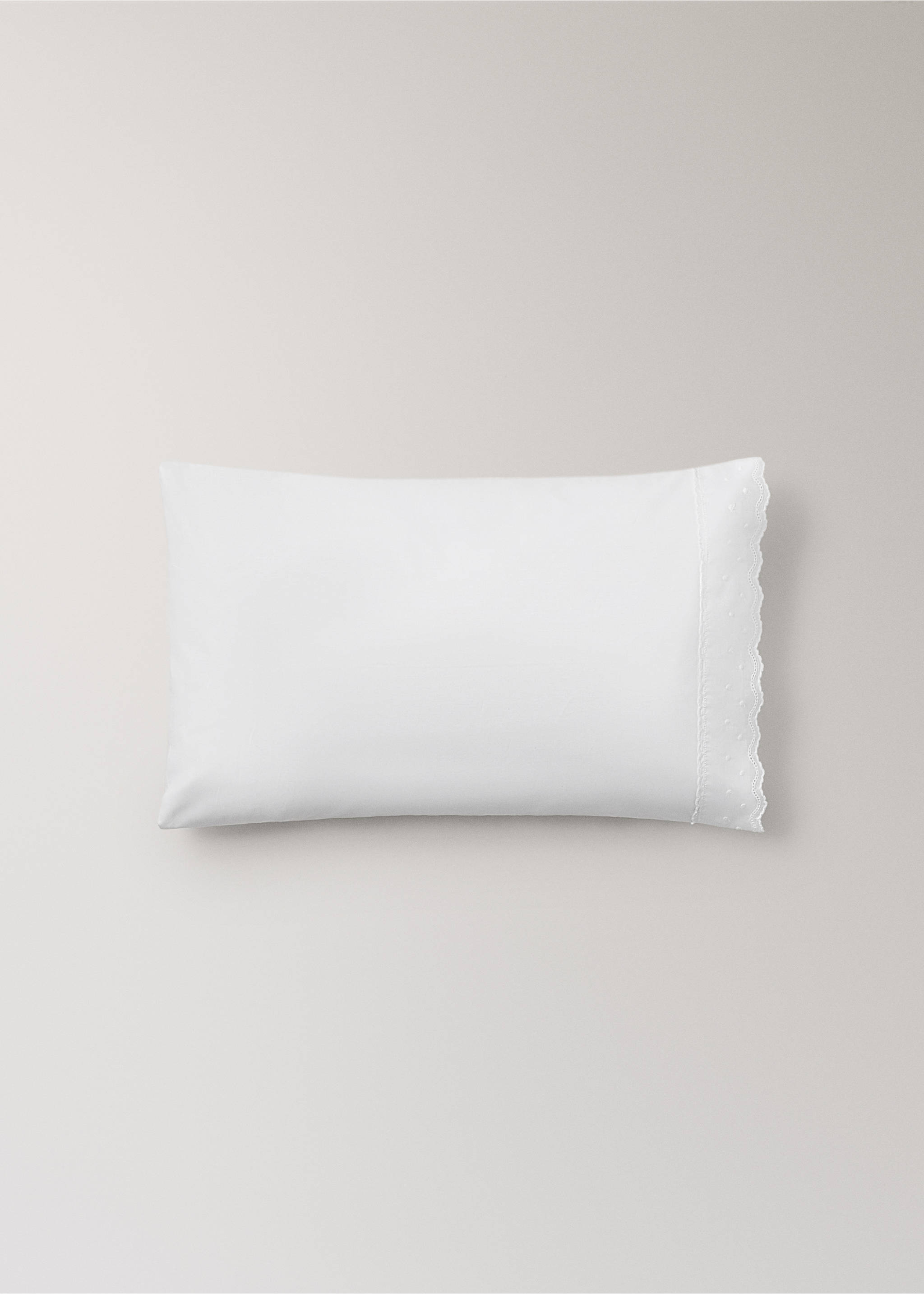 Embroidered top sheet and pillow set with ruffle for cot - Details of the article 1, White. Ref: 37152564-00.
