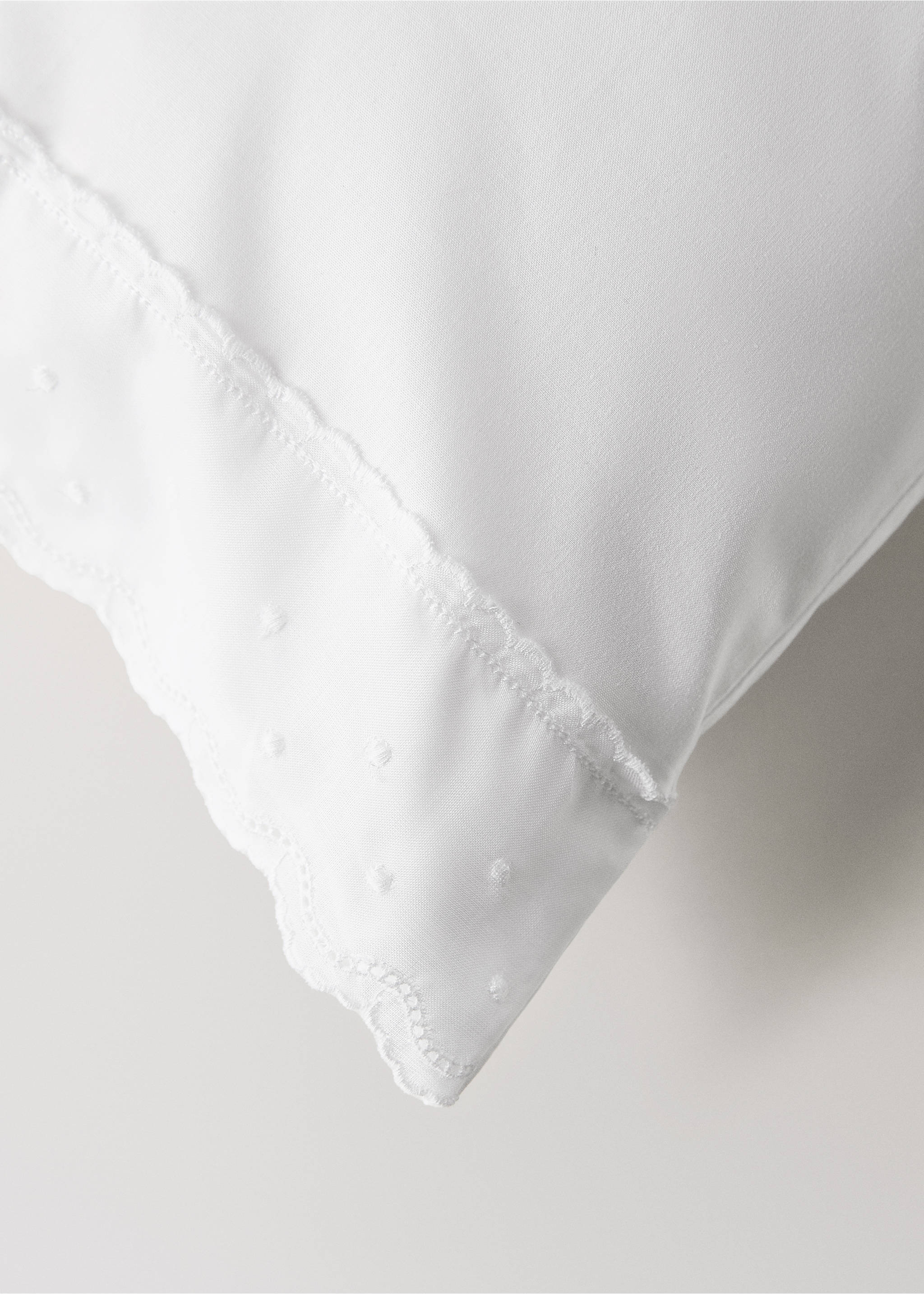 Embroidered top sheet and pillow set with ruffle for cot - Details of the article 2, White. Ref: 37152564-00.