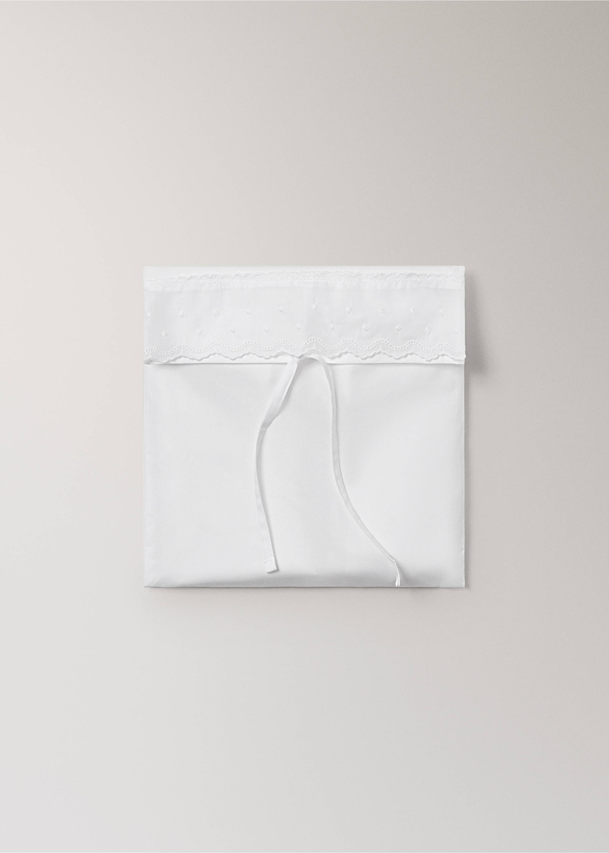 Embroidered top sheet and pillow set with ruffle for cot - Details of the article 5, White. Ref: 37152564-00.
